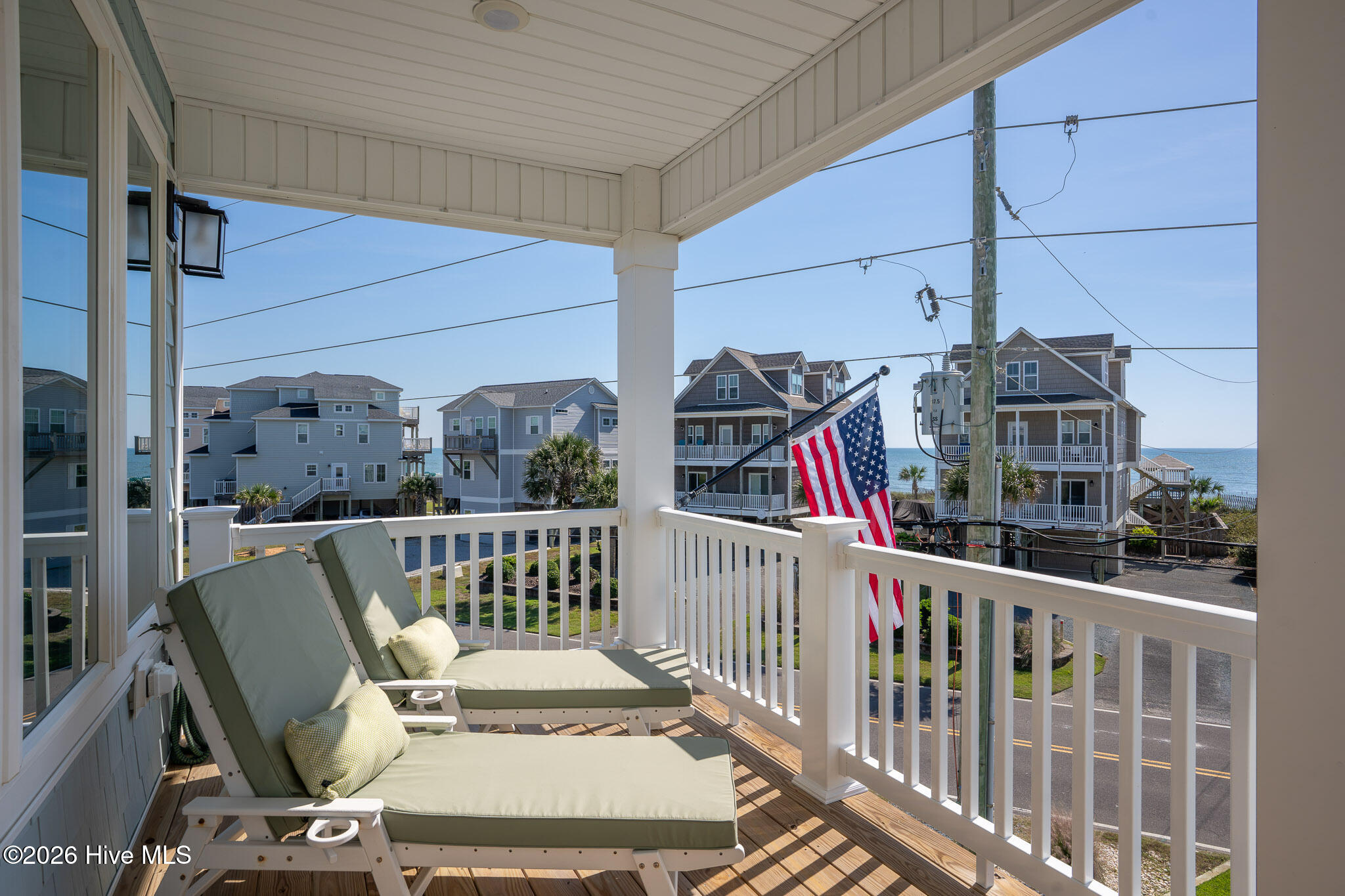 1121 New River Inlet Road Property Photo 9