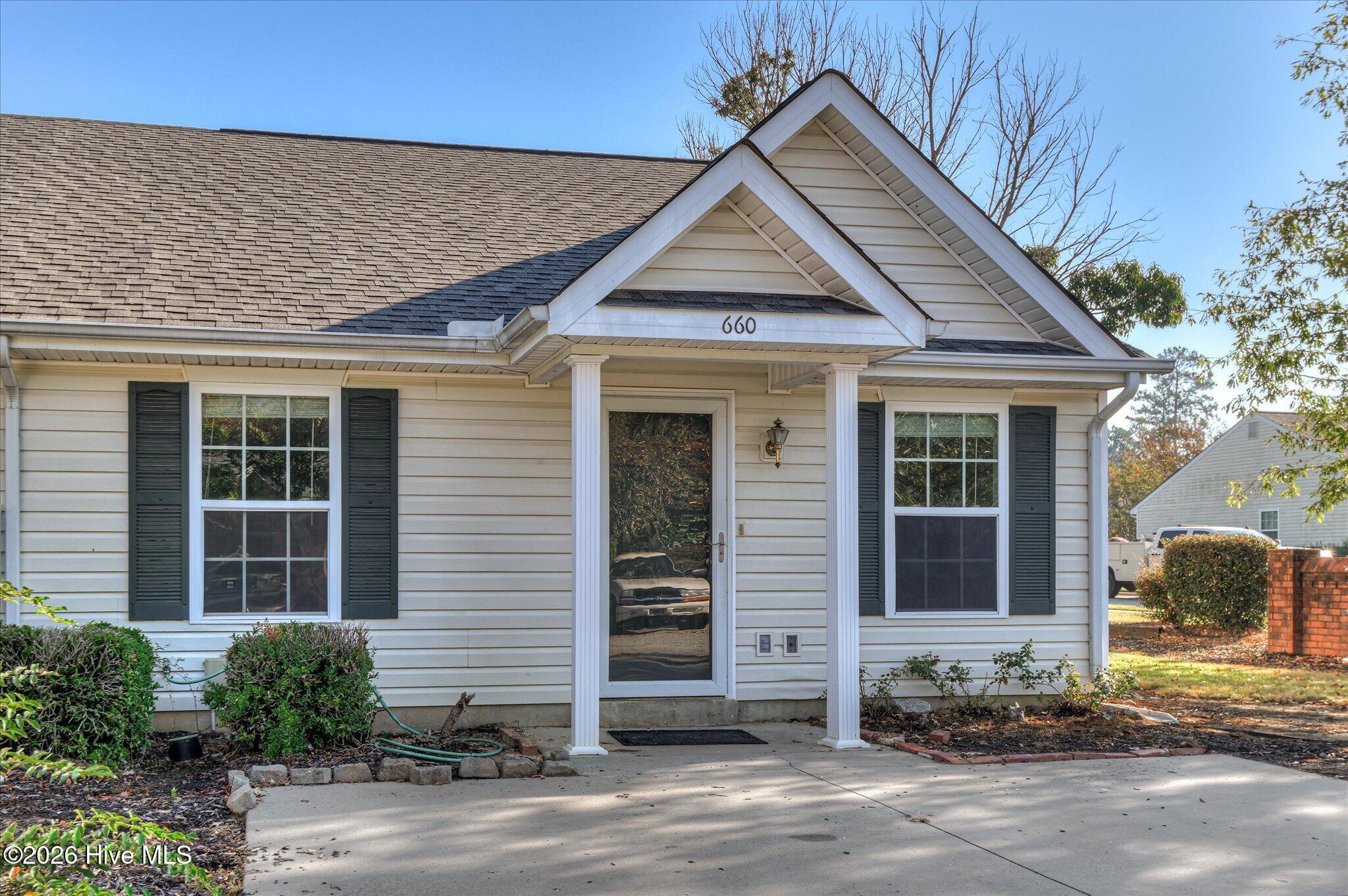 660 Brook Trail Property Photo 4