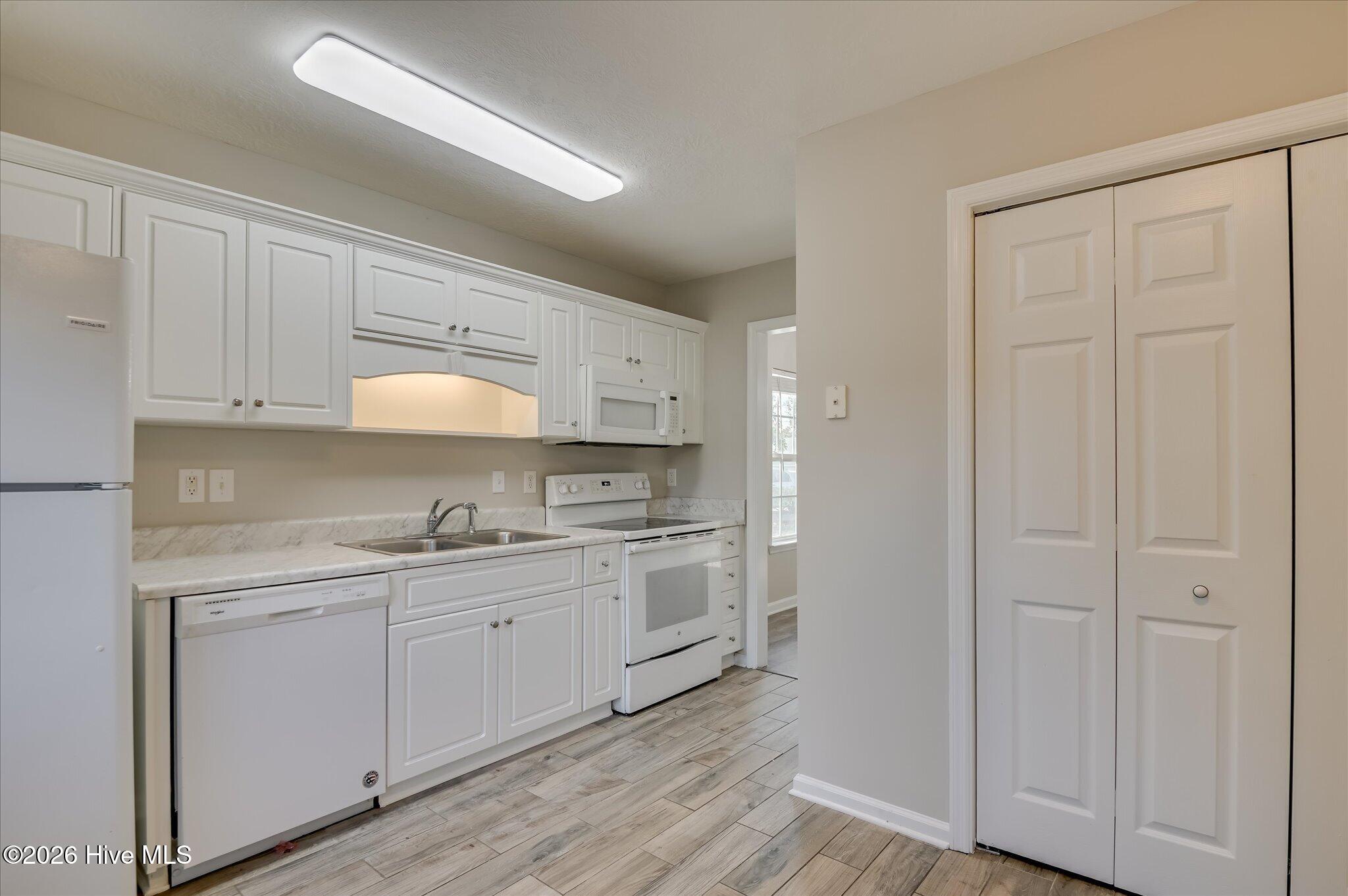 660 Brook Trail Property Photo 15