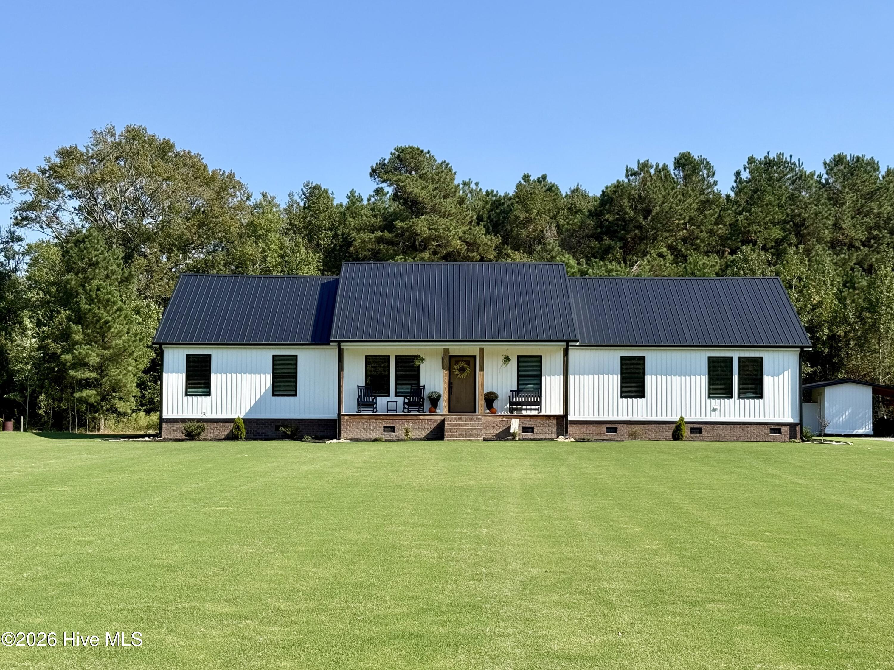 1052 Osbourne Road Property Photo 2