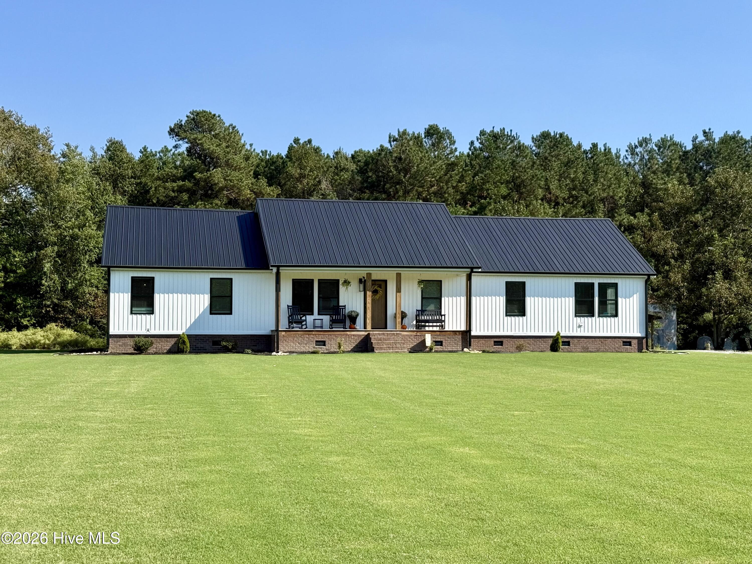 1052 Osbourne Road Property Photo 3