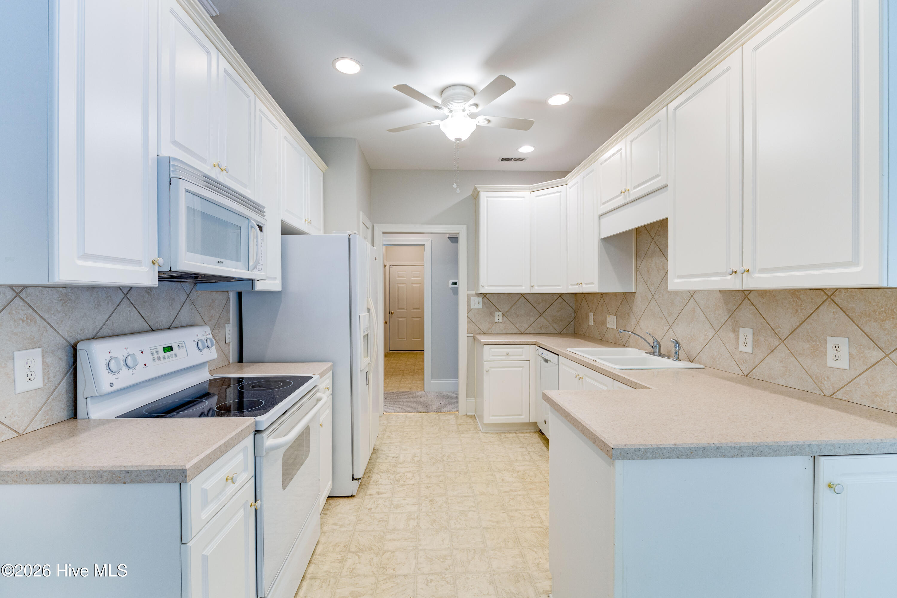 207 Inda Way Property Photo 4