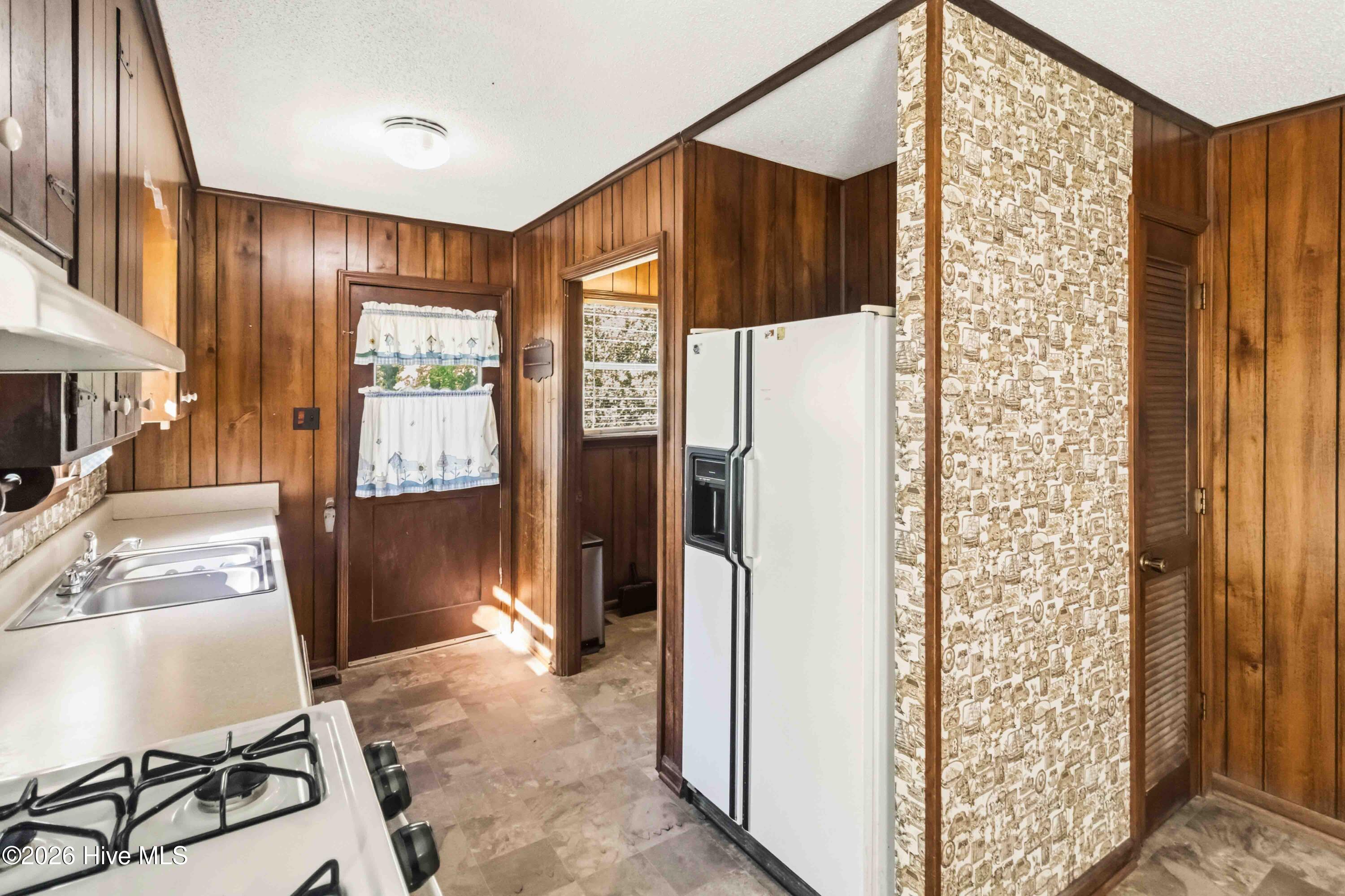 2020 Ackerman Road Property Photo 11