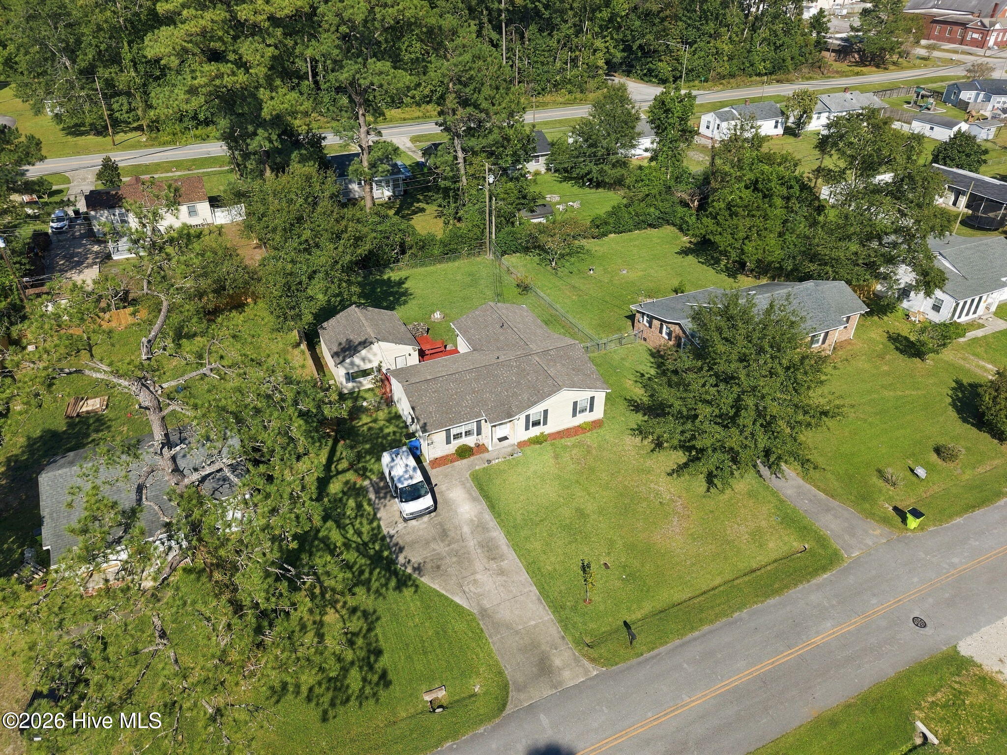 212 Kenneth Boulevard Property Photo 14