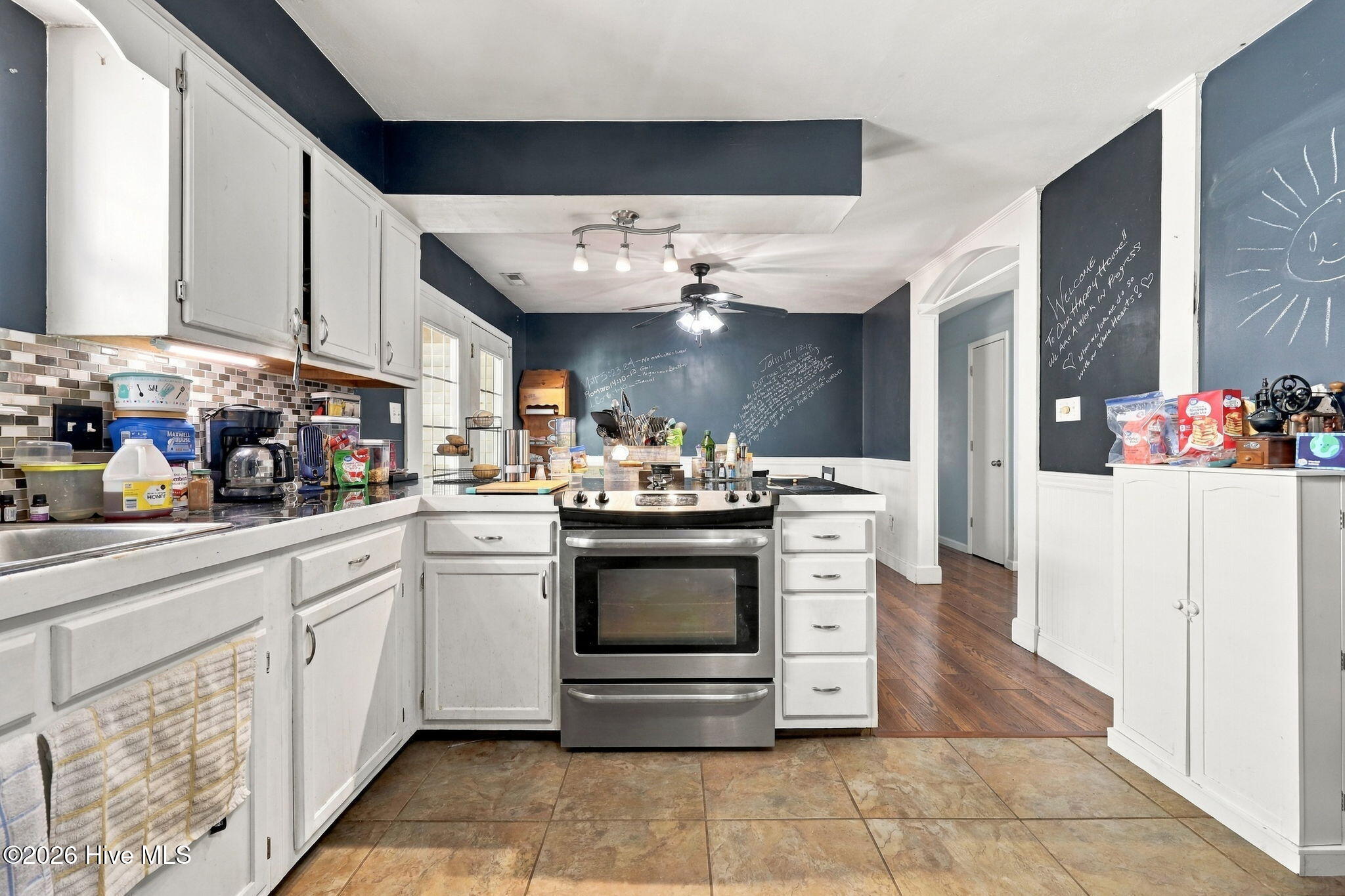 212 Kenneth Boulevard Property Photo 34