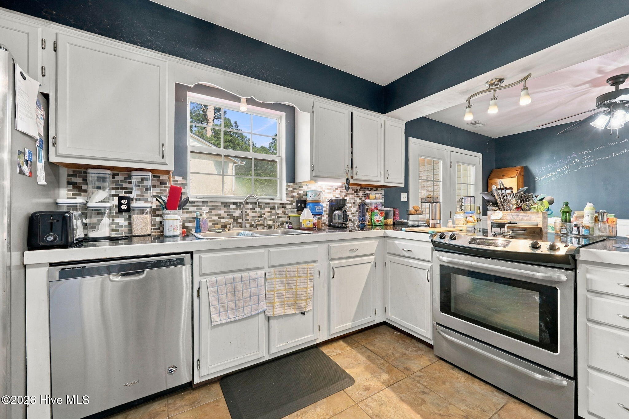 212 Kenneth Boulevard Property Photo 46