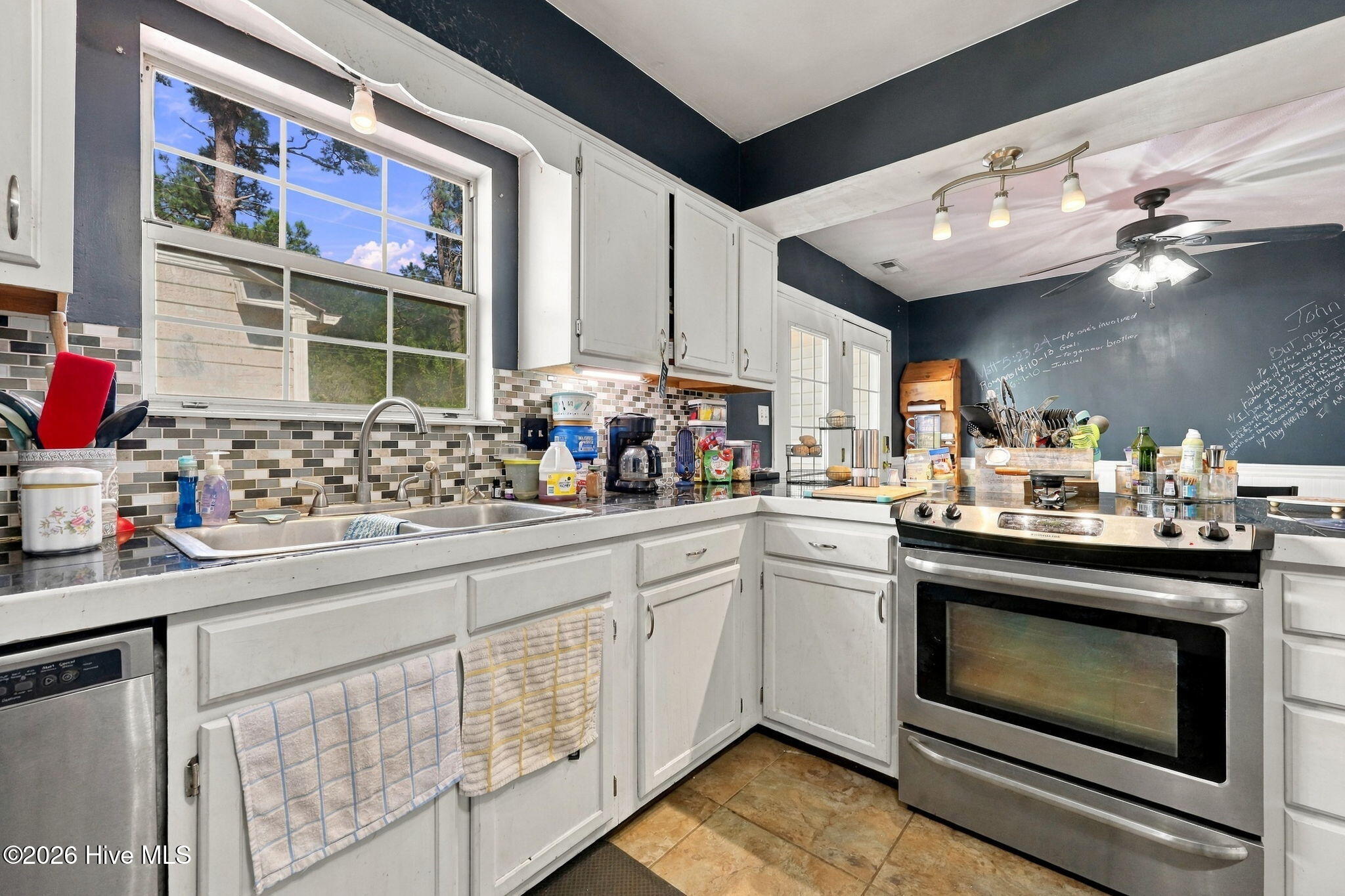 212 Kenneth Boulevard Property Photo 47