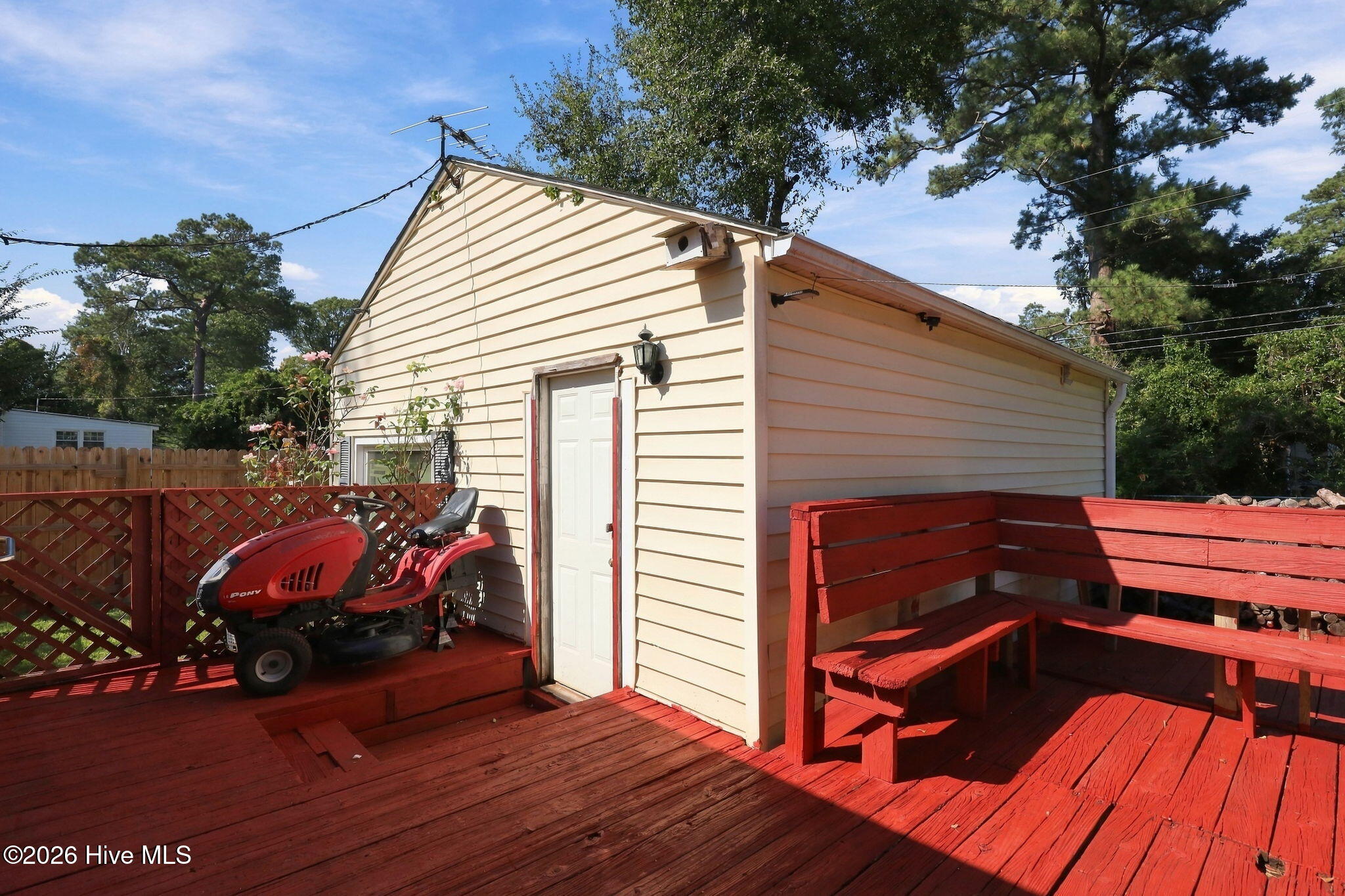 212 Kenneth Boulevard Property Photo 56