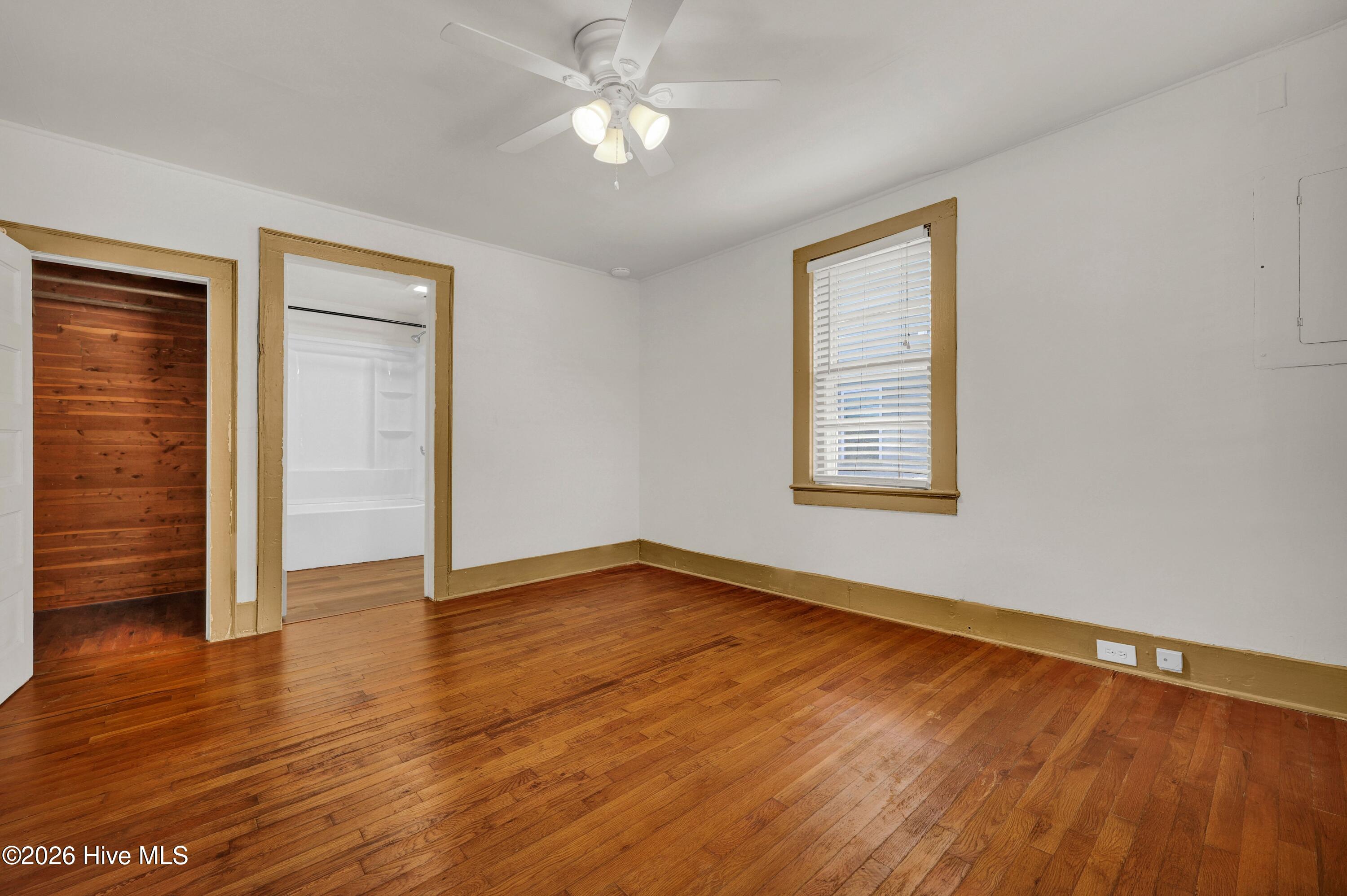 1314 Queen Street Property Photo 4