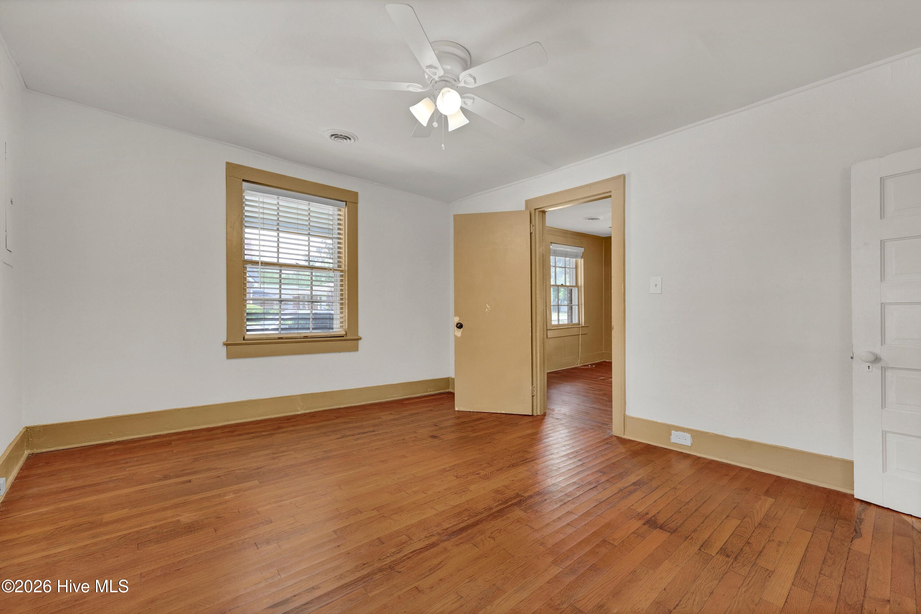 1314 Queen Street Property Photo 5