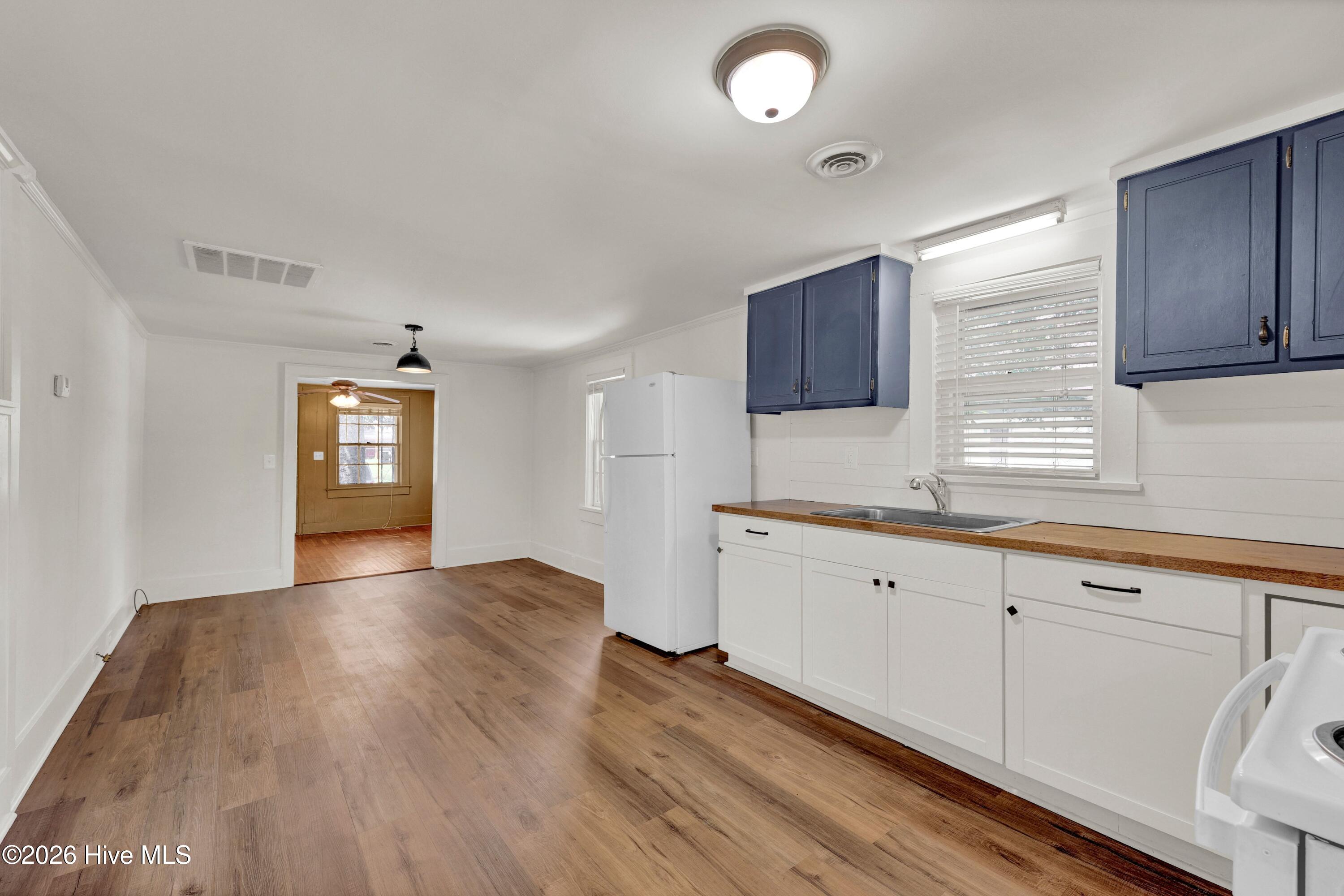 1314 Queen Street Property Photo 11