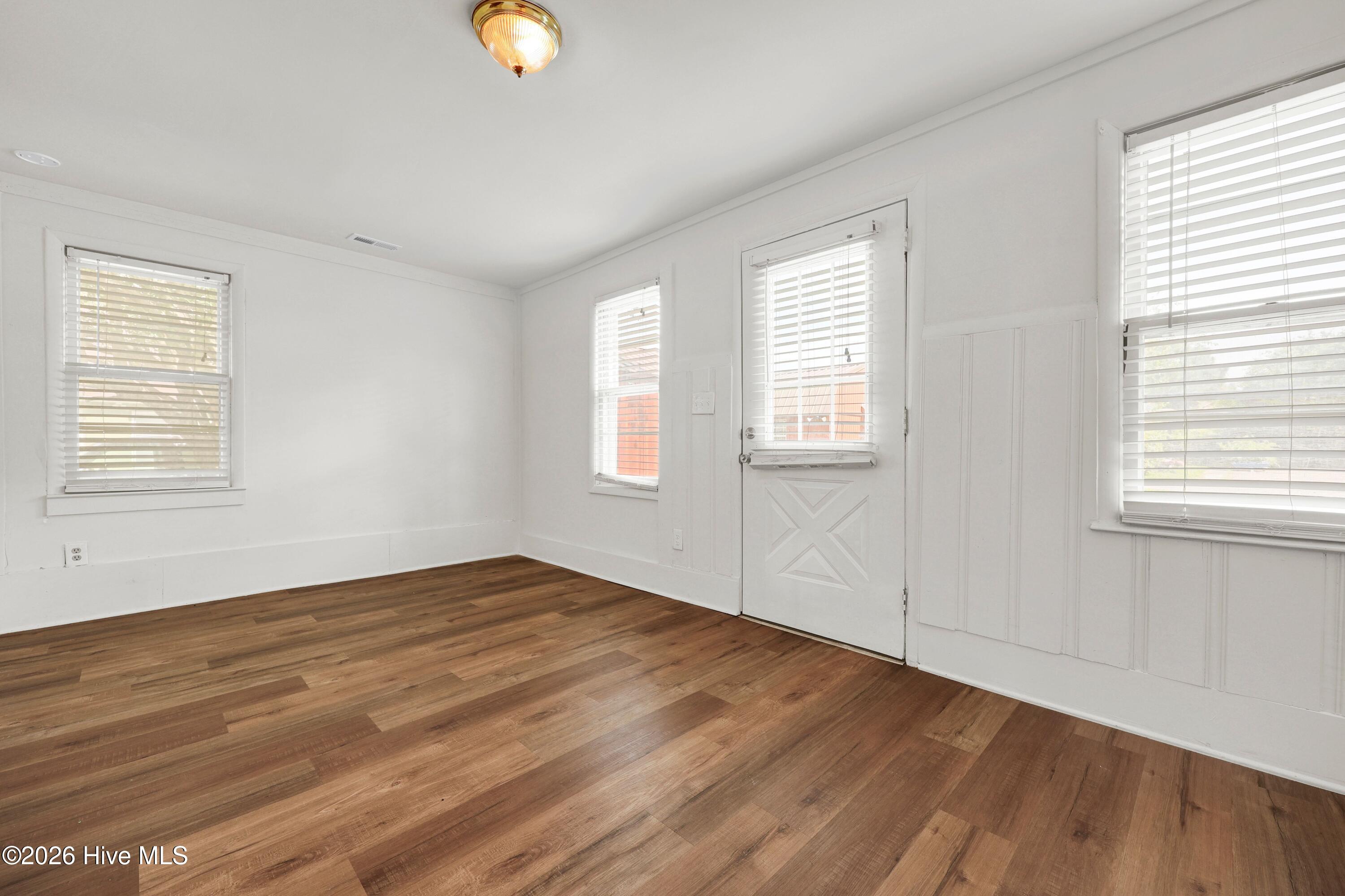 1314 Queen Street Property Photo 25