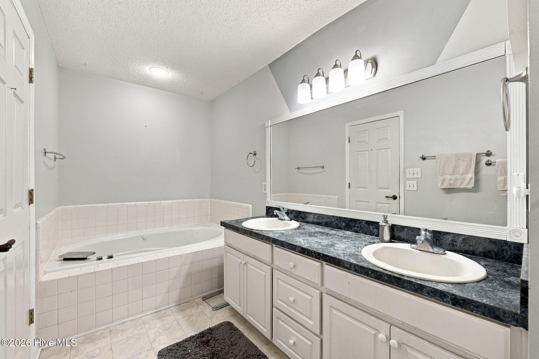 3910 Yarmouth Road Property Photo 25
