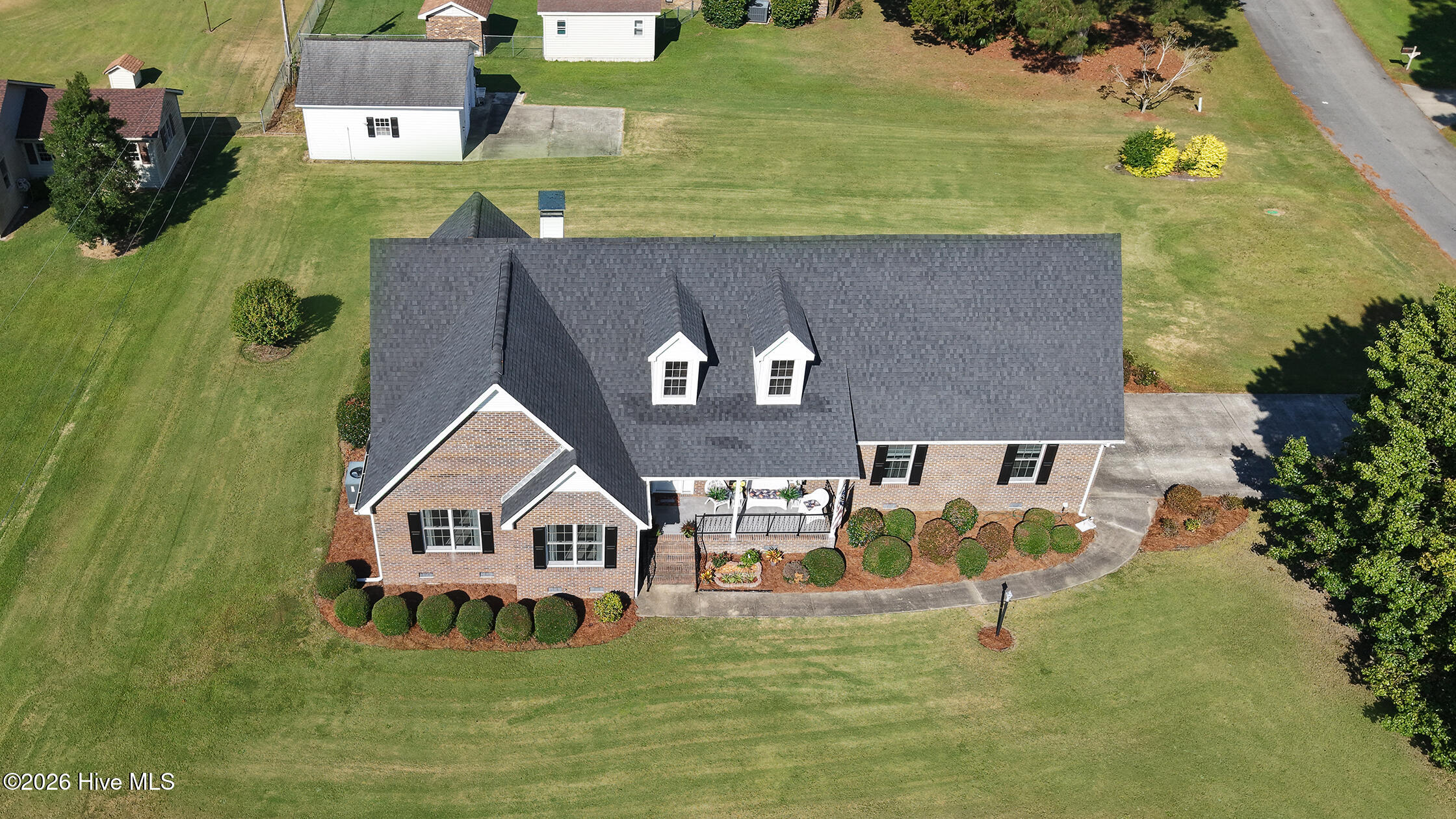 944 Country Club Drive Property Photo 10