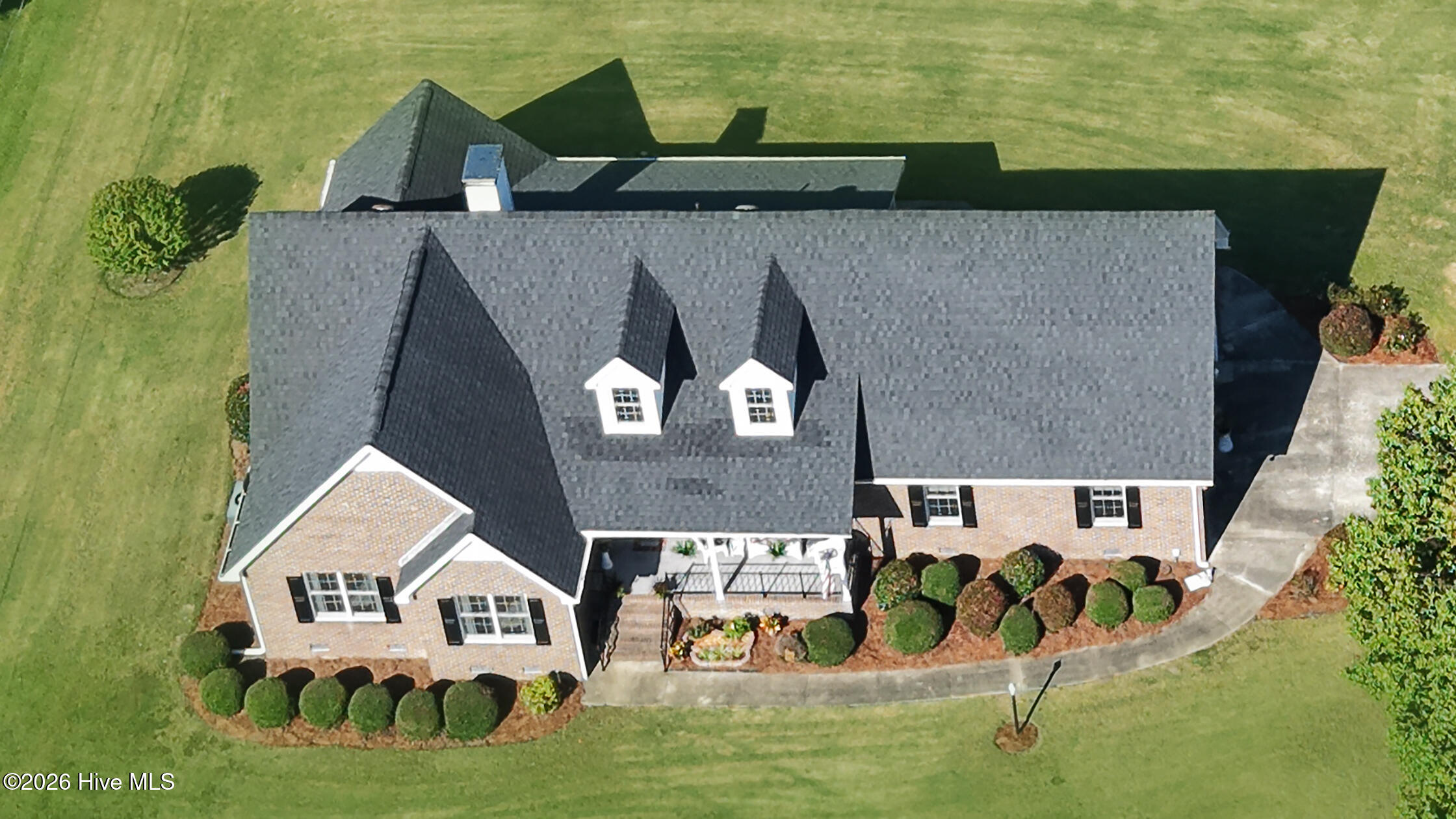 944 Country Club Drive Property Photo 11