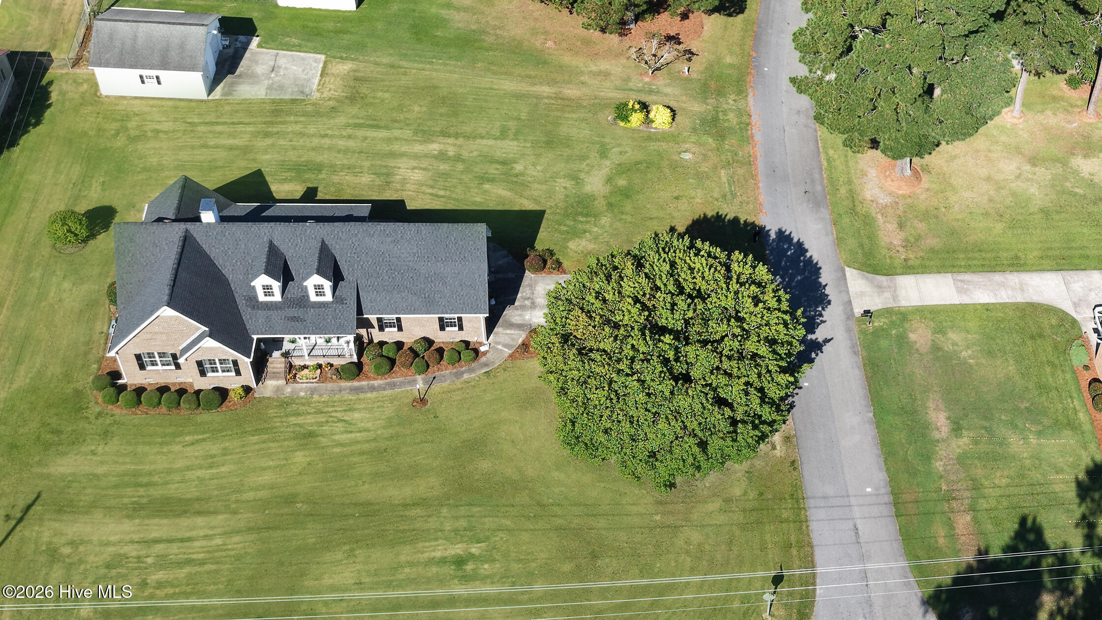 944 Country Club Drive Property Photo 12
