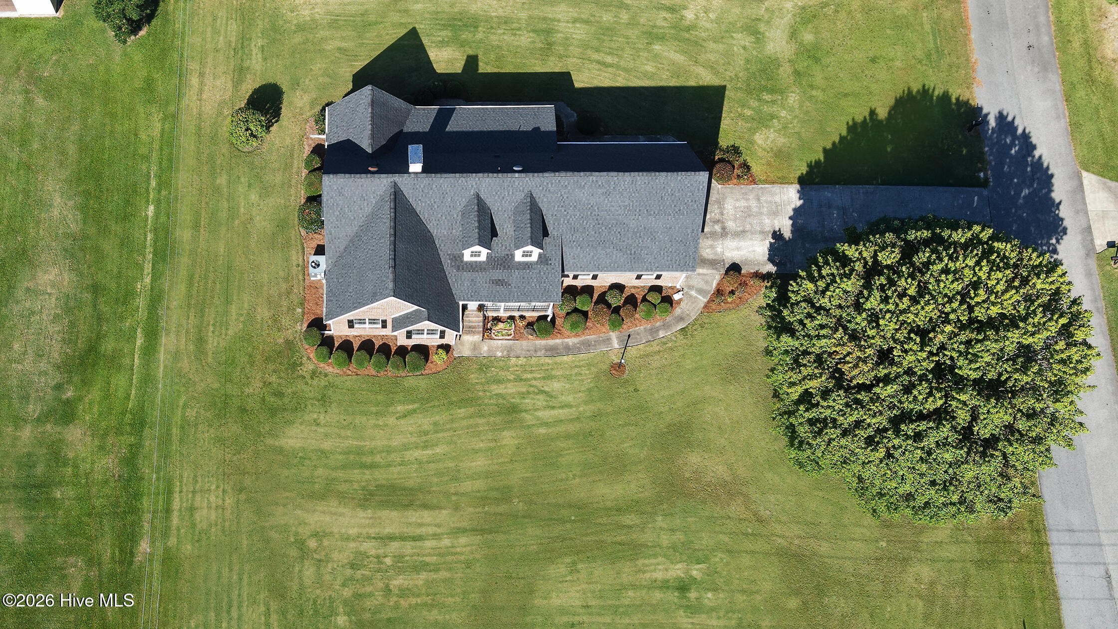 944 Country Club Drive Property Photo 13