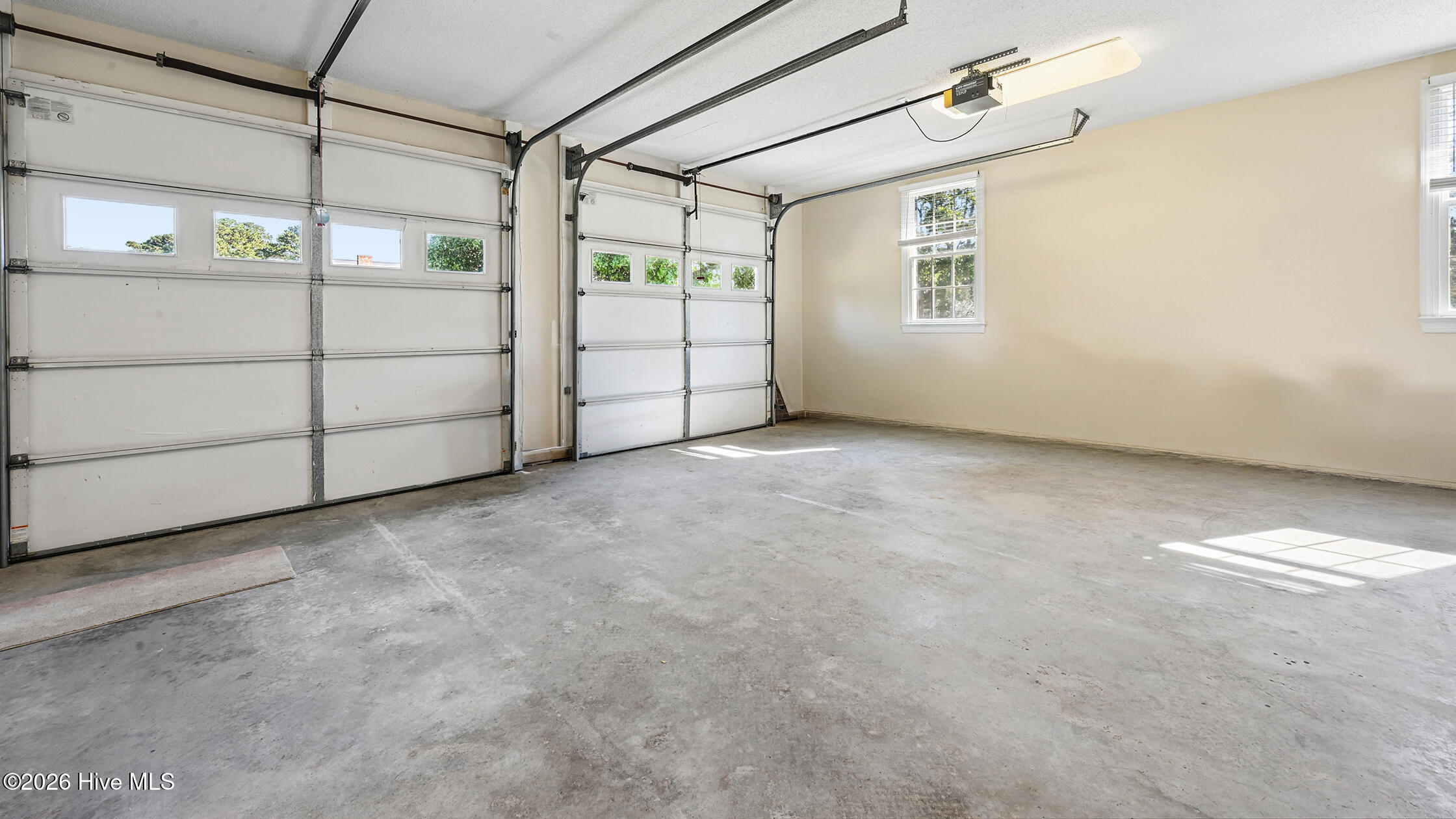 944 Country Club Drive Property Photo 20