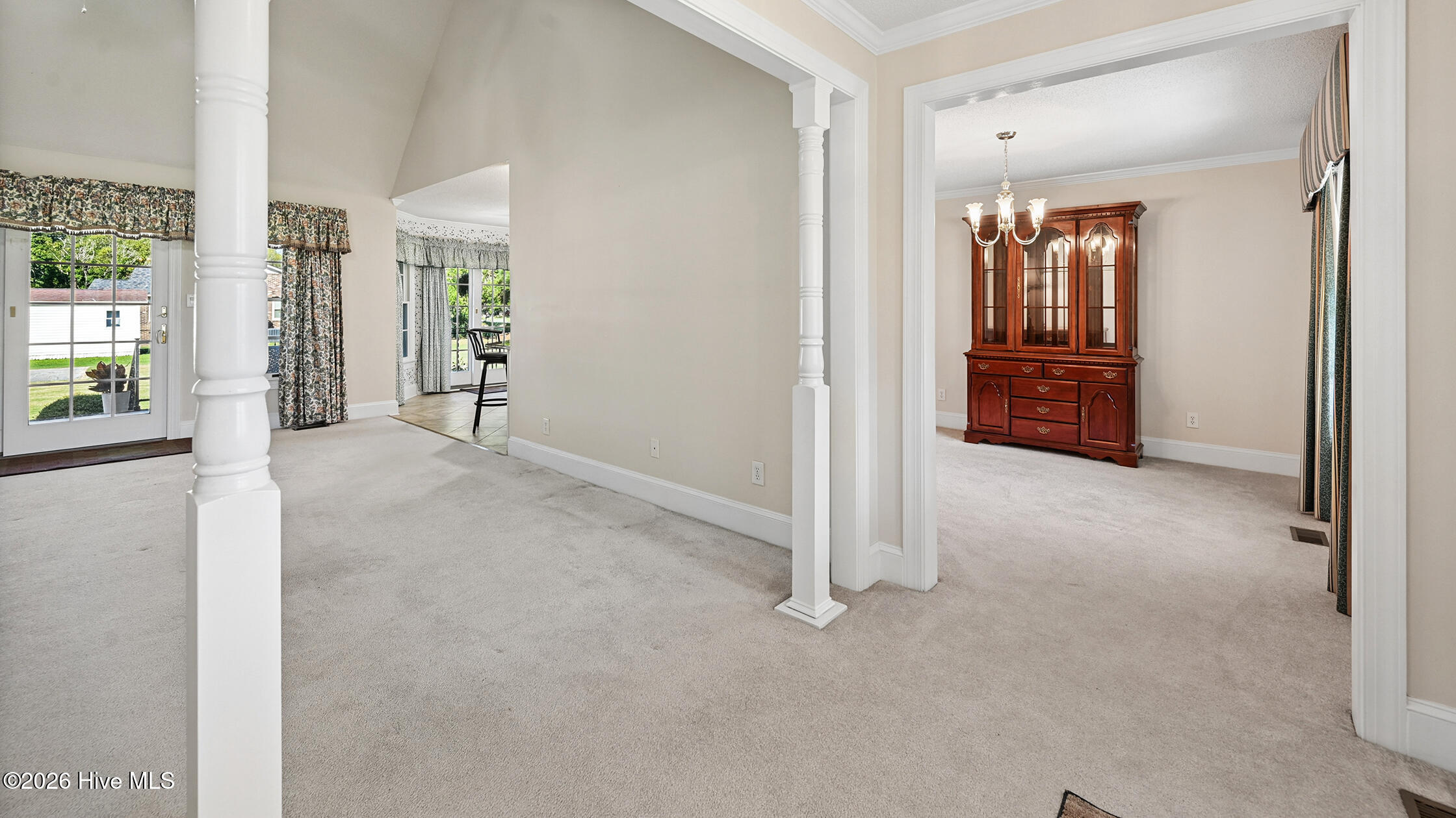 944 Country Club Drive Property Photo 23