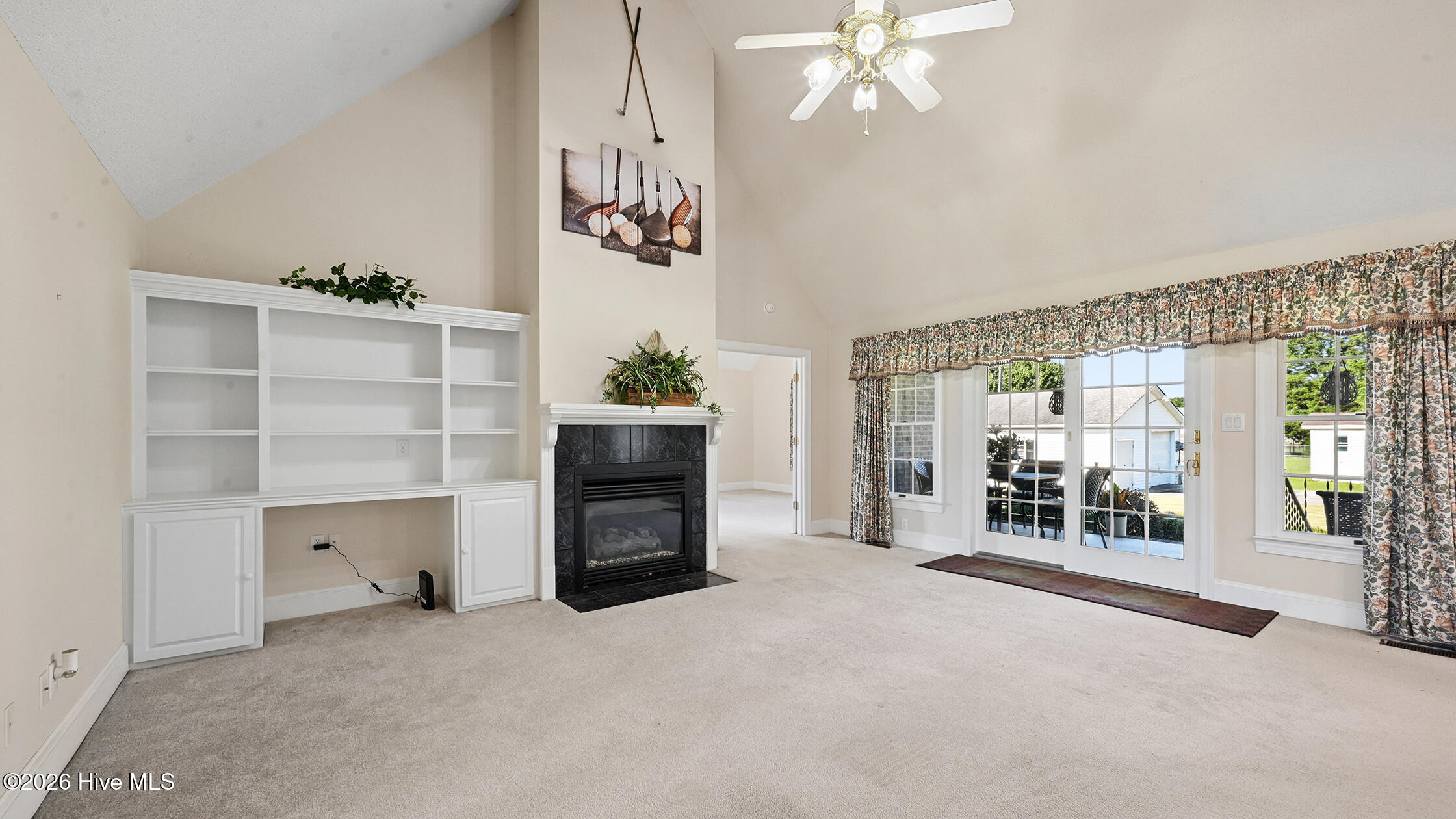 944 Country Club Drive Property Photo 27