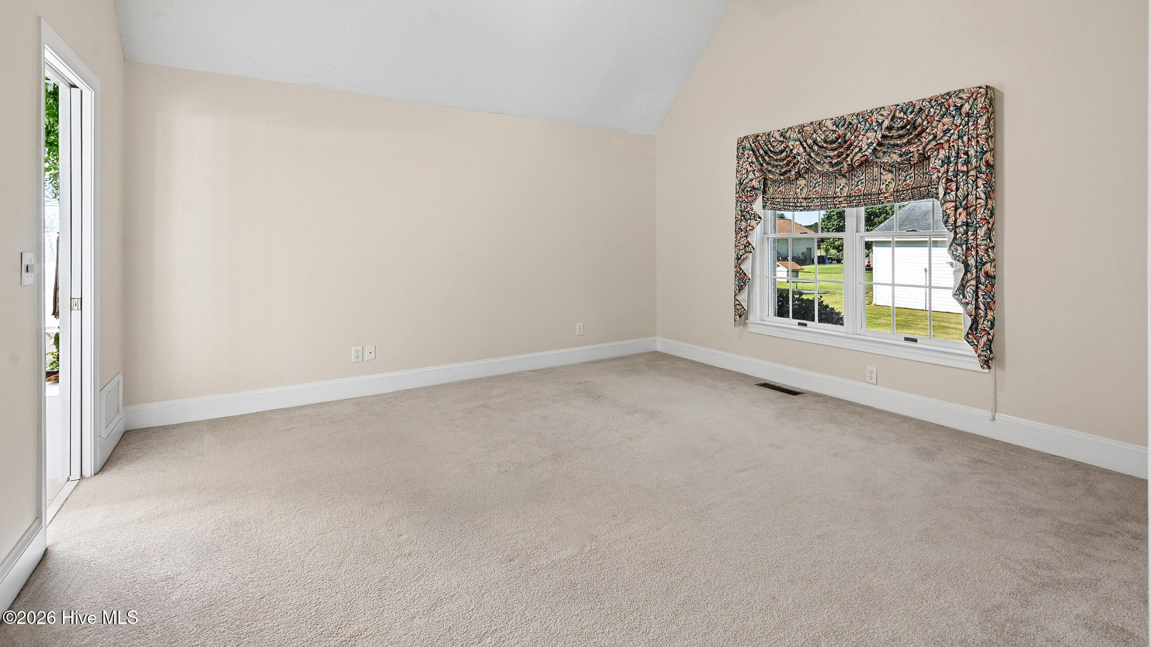 944 Country Club Drive Property Photo 37