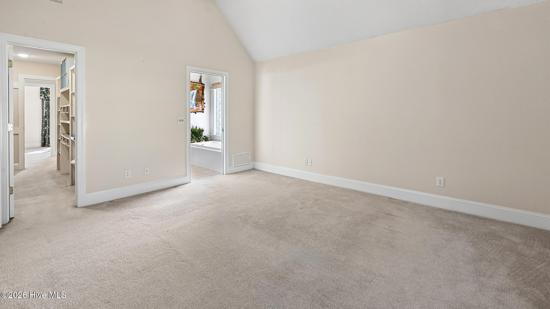 944 Country Club Drive Property Photo 38