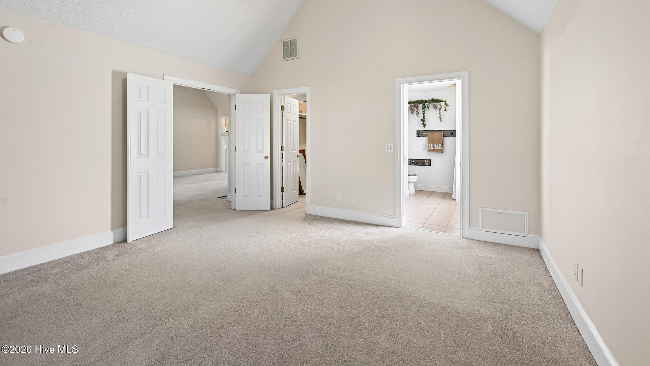 944 Country Club Drive Property Photo 39