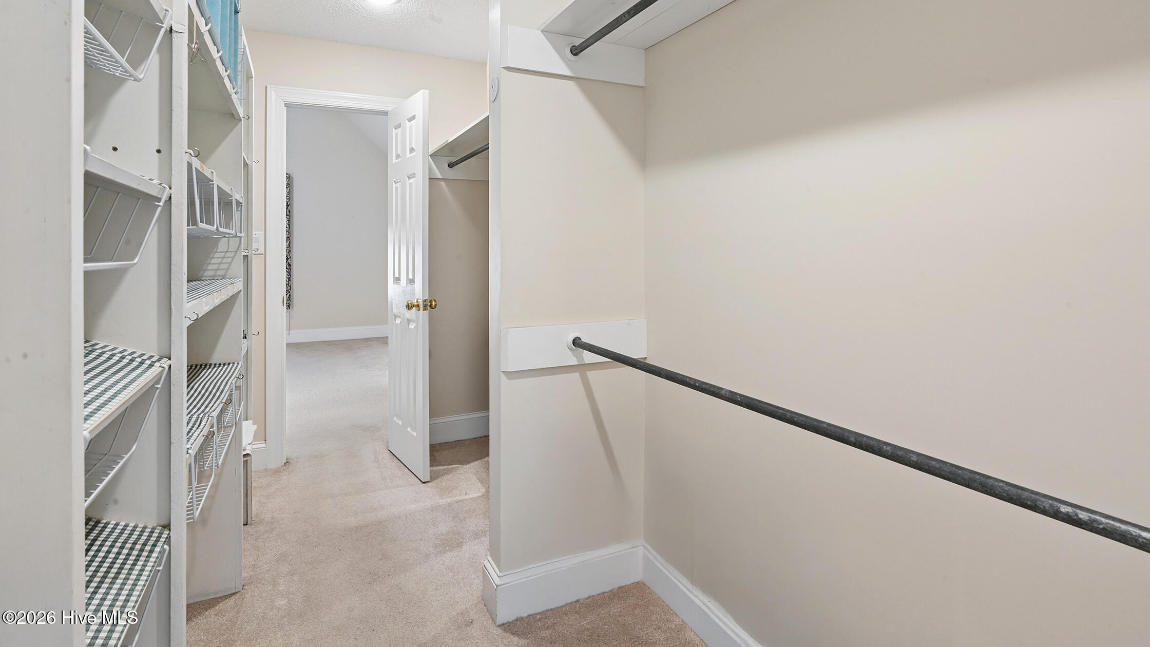 944 Country Club Drive Property Photo 44