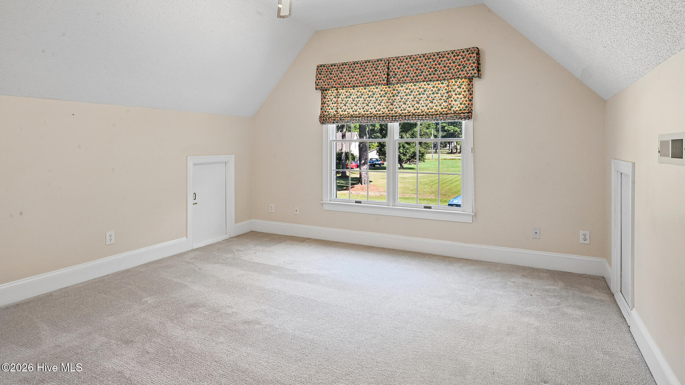 944 Country Club Drive Property Photo 57
