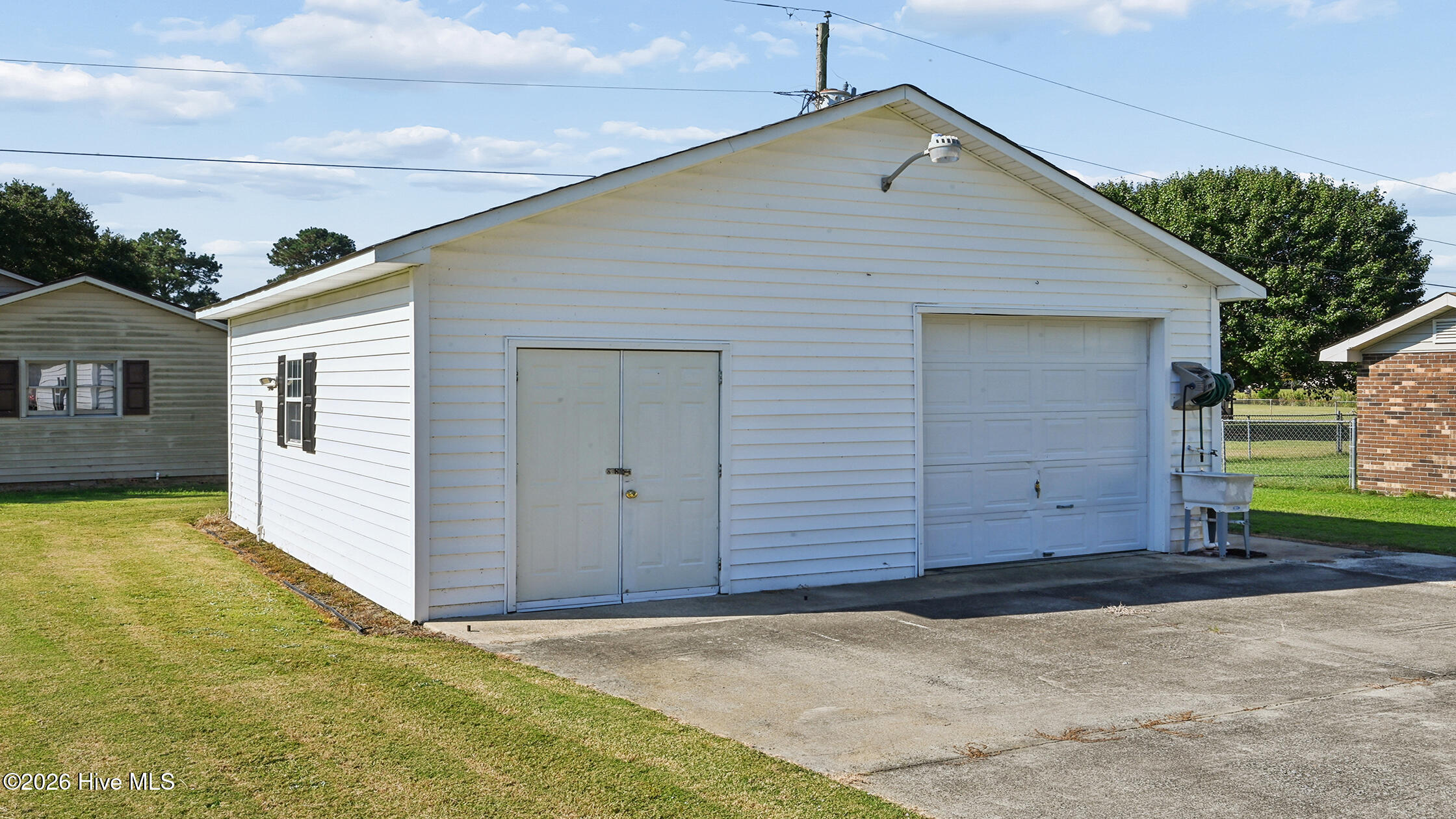 944 Country Club Drive Property Photo 59