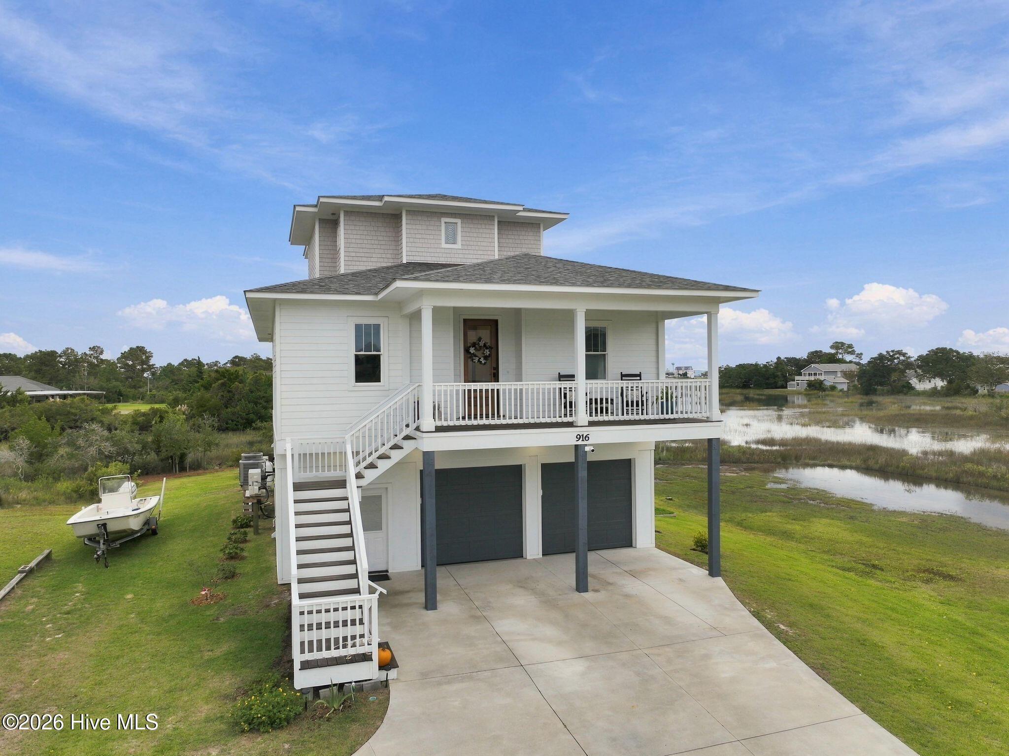 916 Calamanda Court Property Photo 4