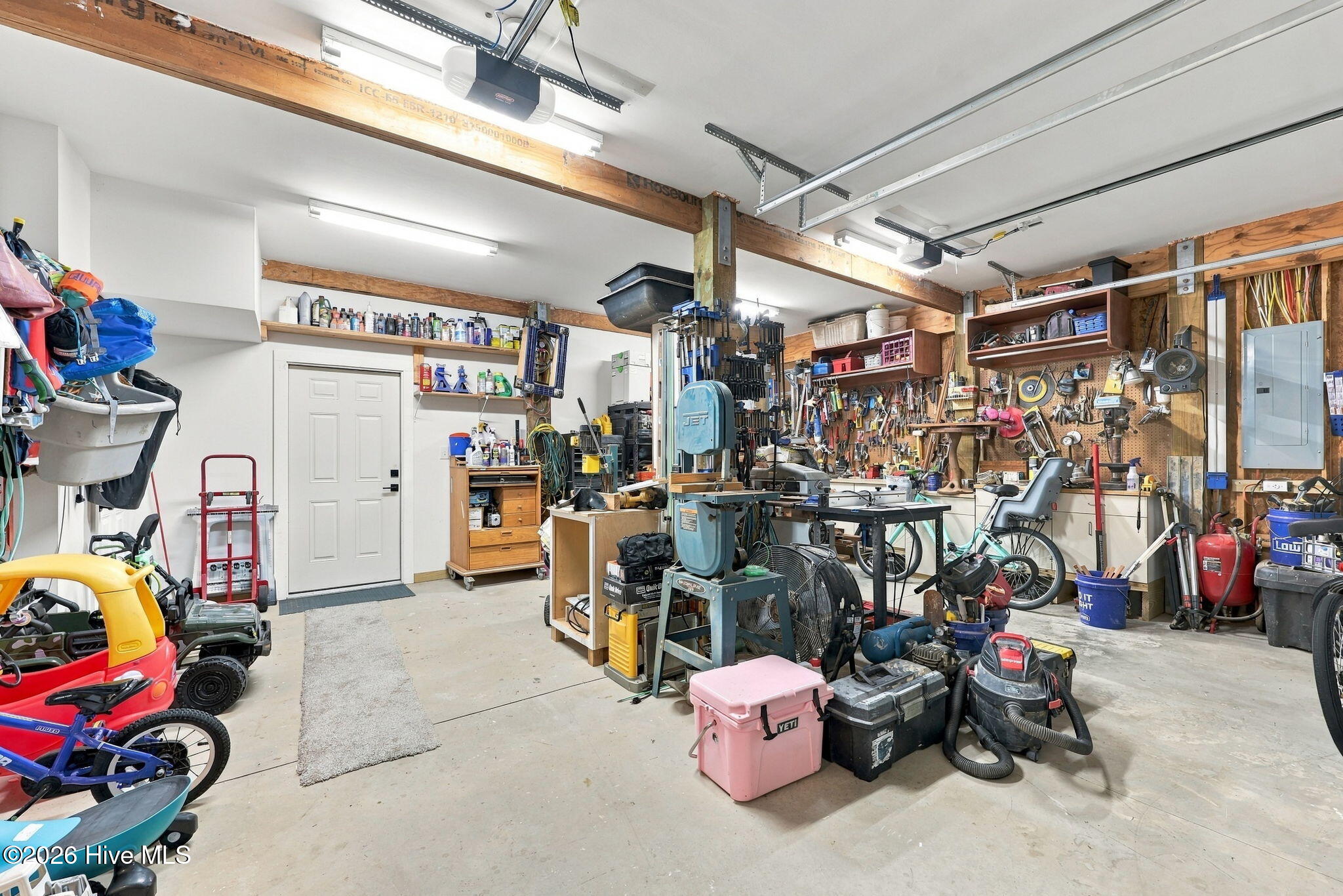 916 Calamanda Court Property Photo 43