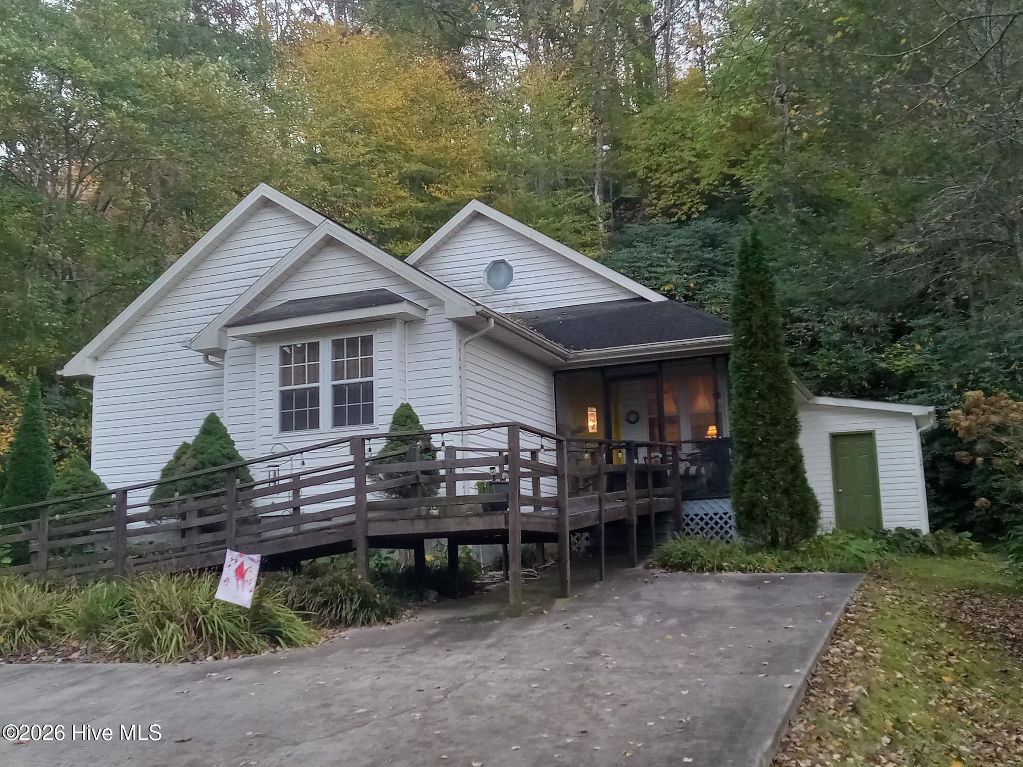 38 Chase Lane Property Photo 1