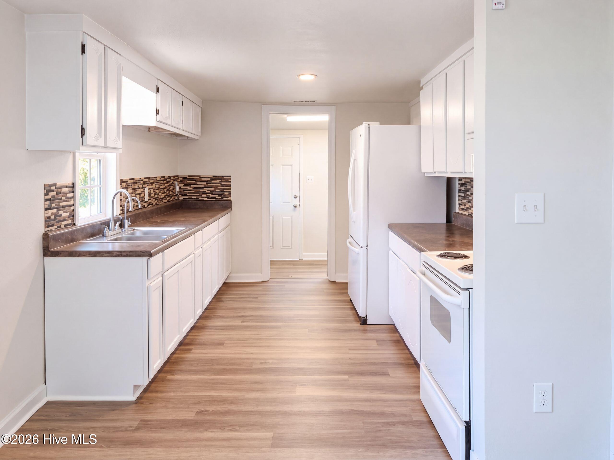 206 N Poplar Street E Property Photo 2