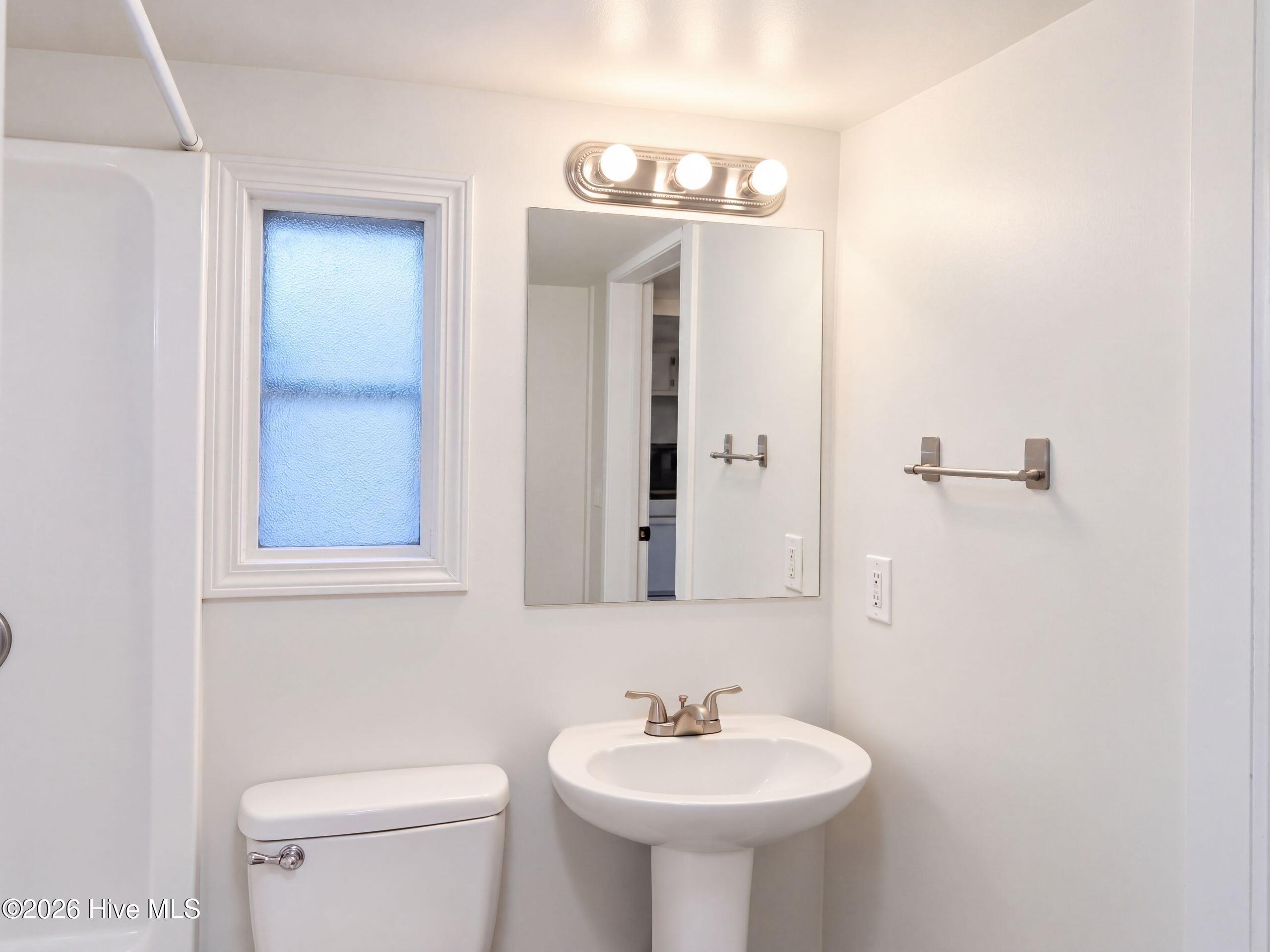 206 N Poplar Street E Property Photo 11