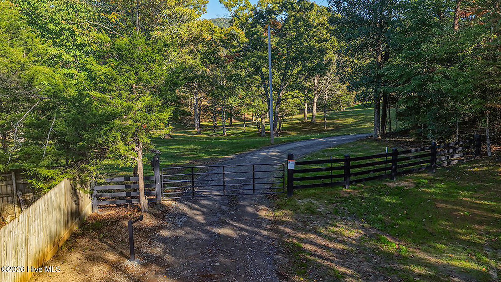 121 Wolfcreek Road Property Photo 2