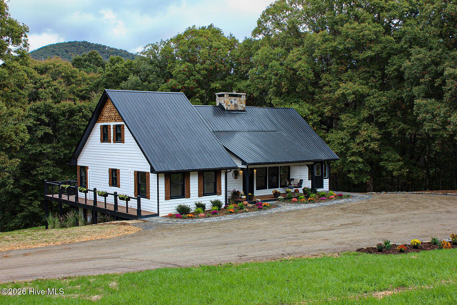 121 Wolfcreek Road Property Photo 8