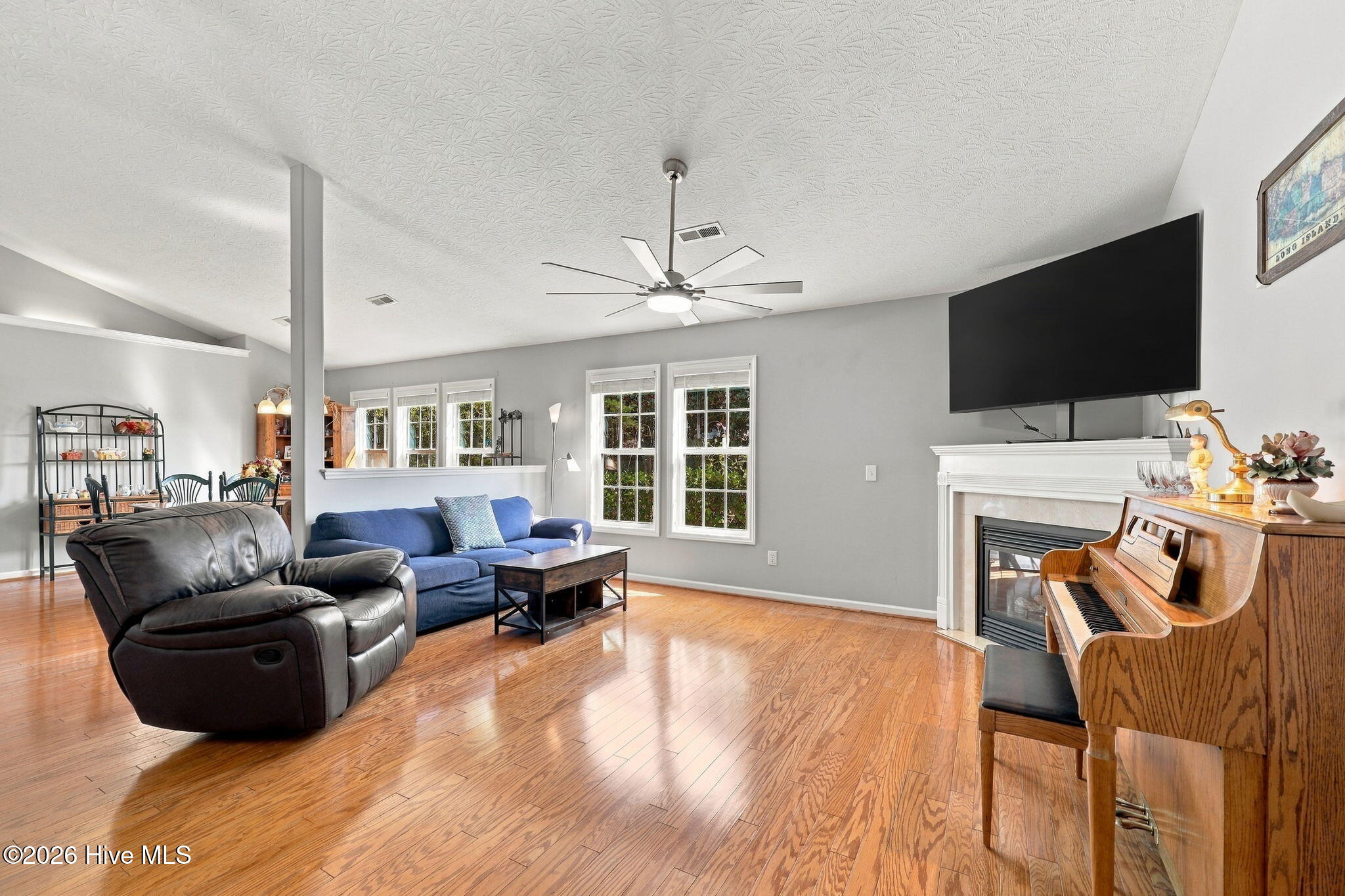 116 Mulberry Circle Property Photo 4
