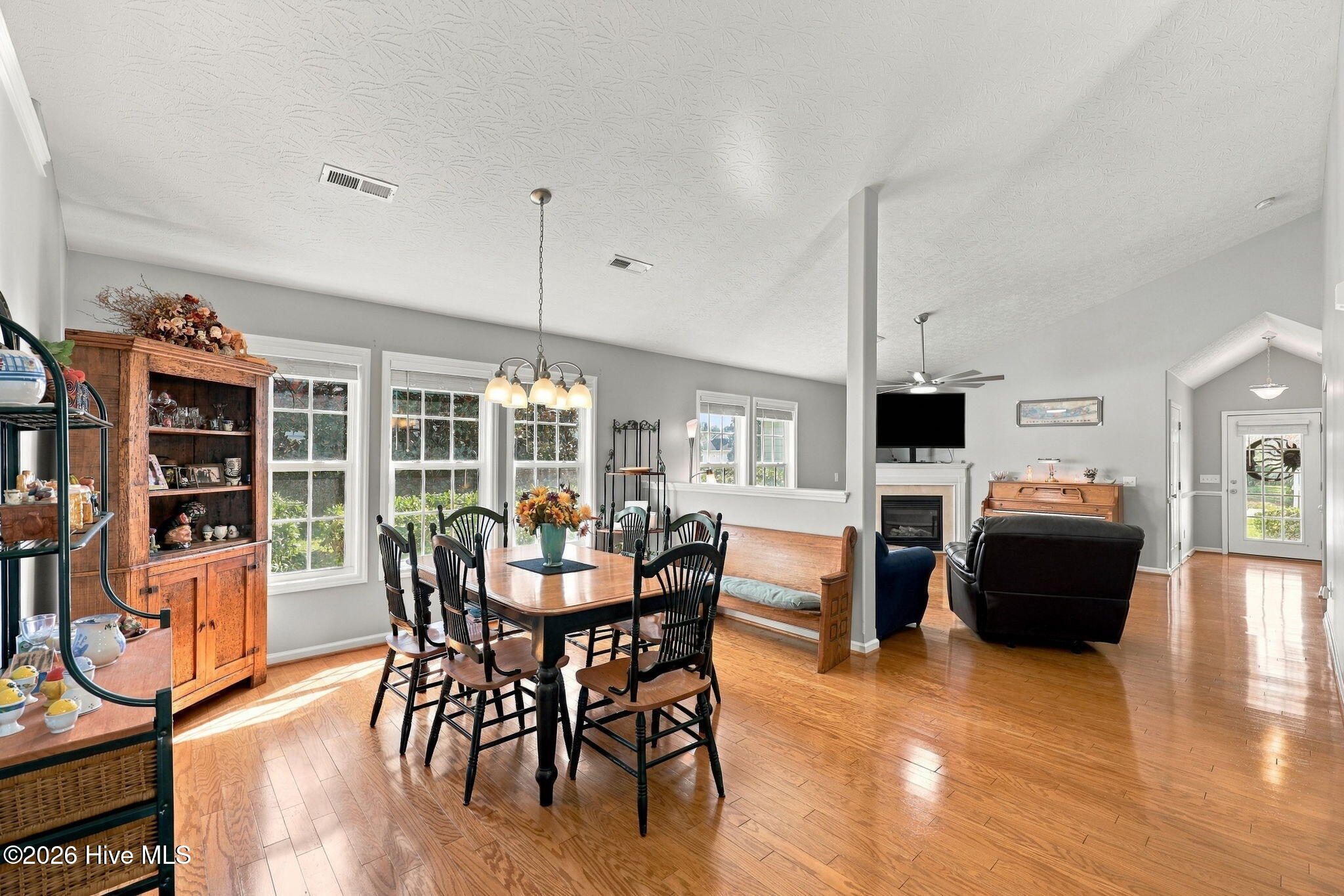 116 Mulberry Circle Property Photo 6