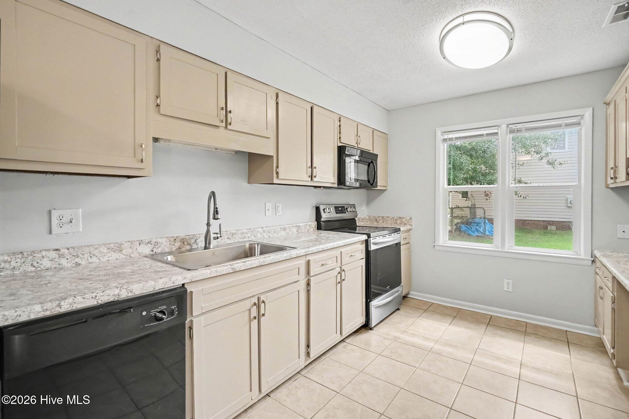 108 Deerfield Drive Property Photo 11