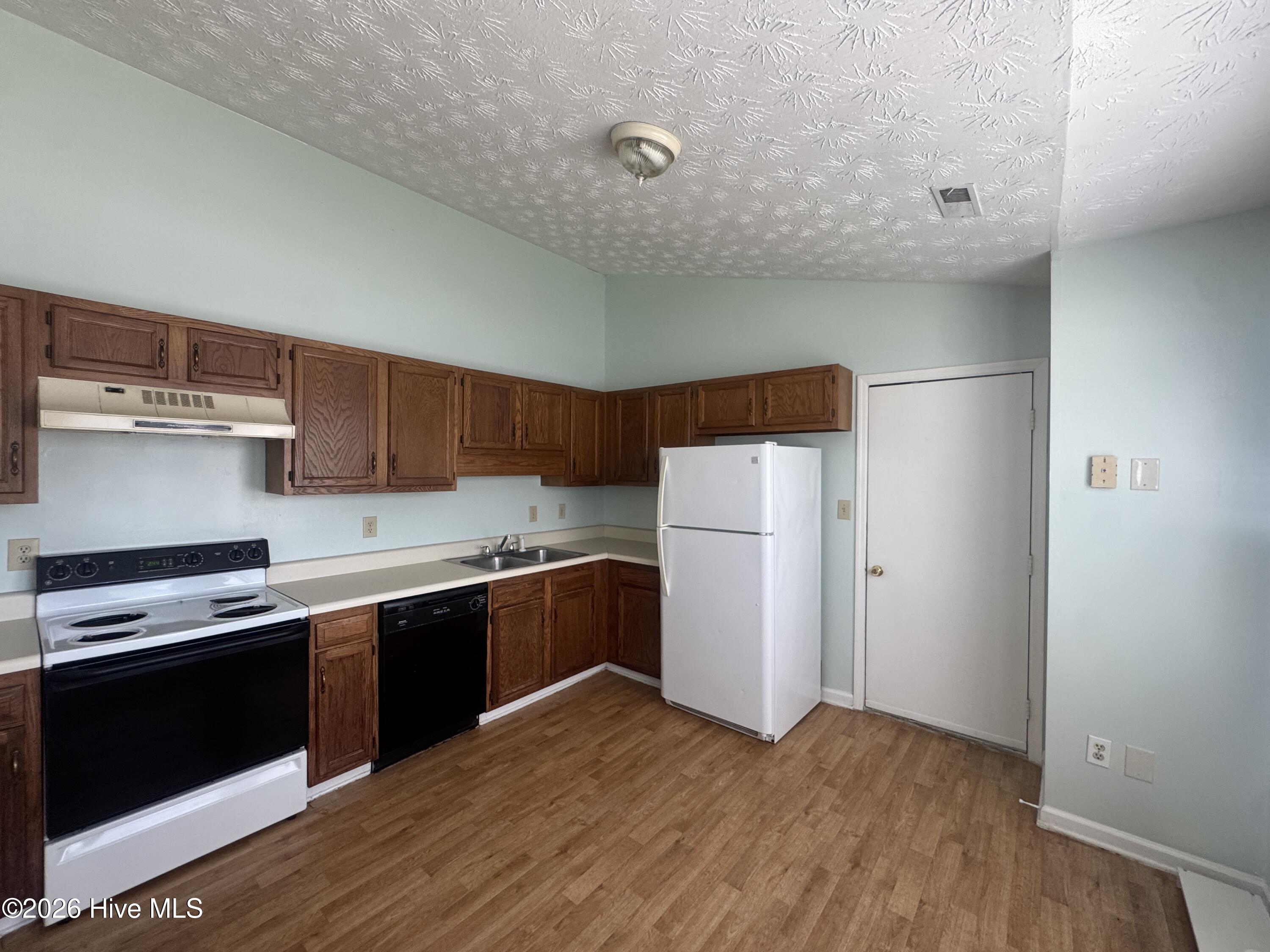 2045 Steeple Chase Court Property Photo 3