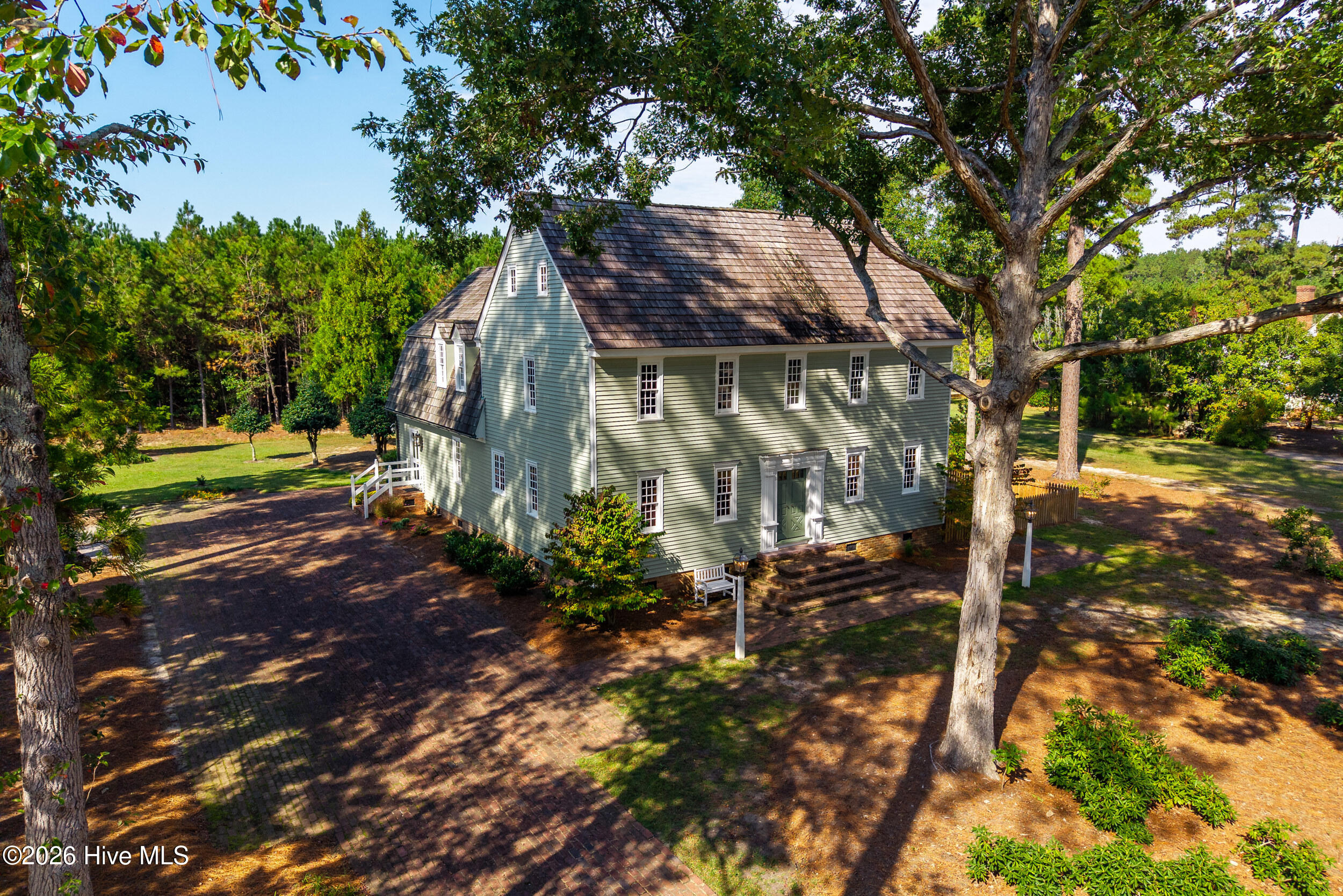 1516 Colony Drive Property Photo 8