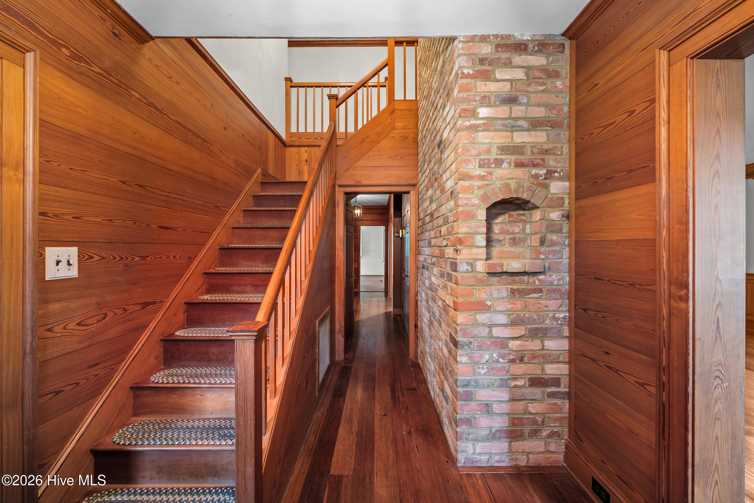 1516 Colony Drive Property Photo 9