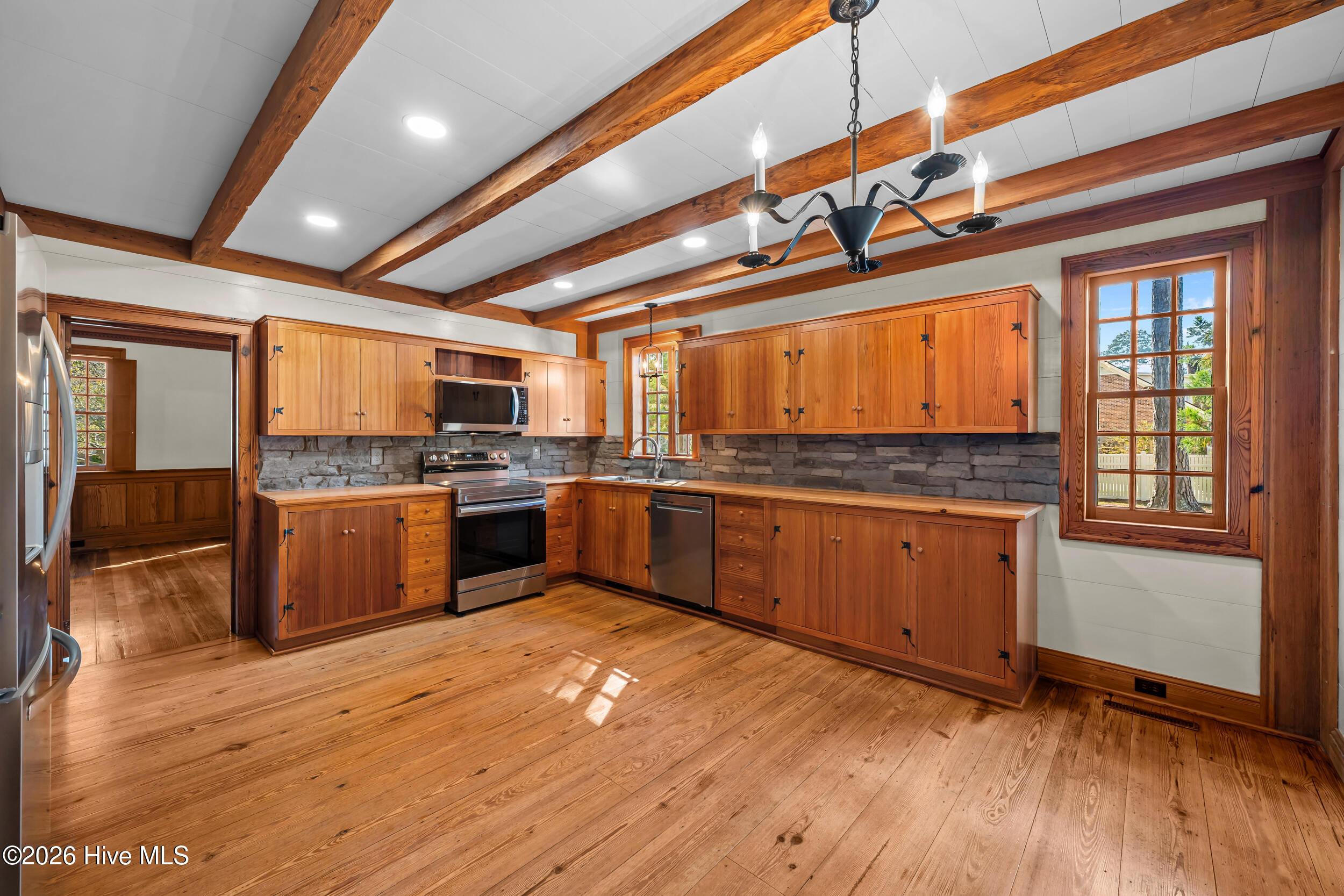 1516 Colony Drive Property Photo 12