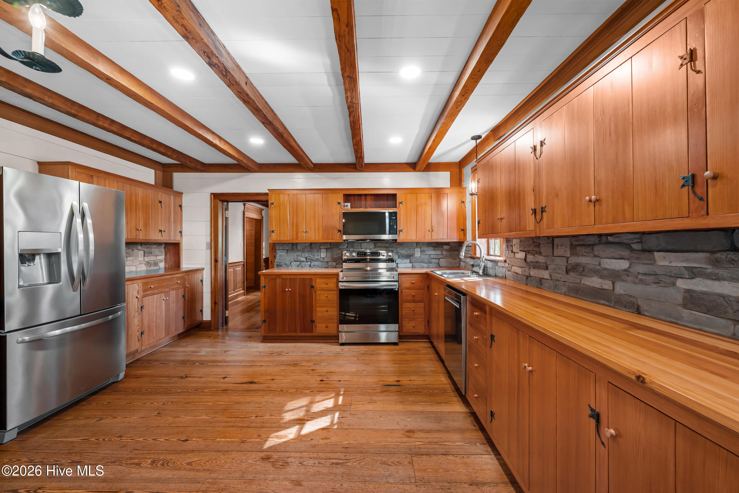 1516 Colony Drive Property Photo 13