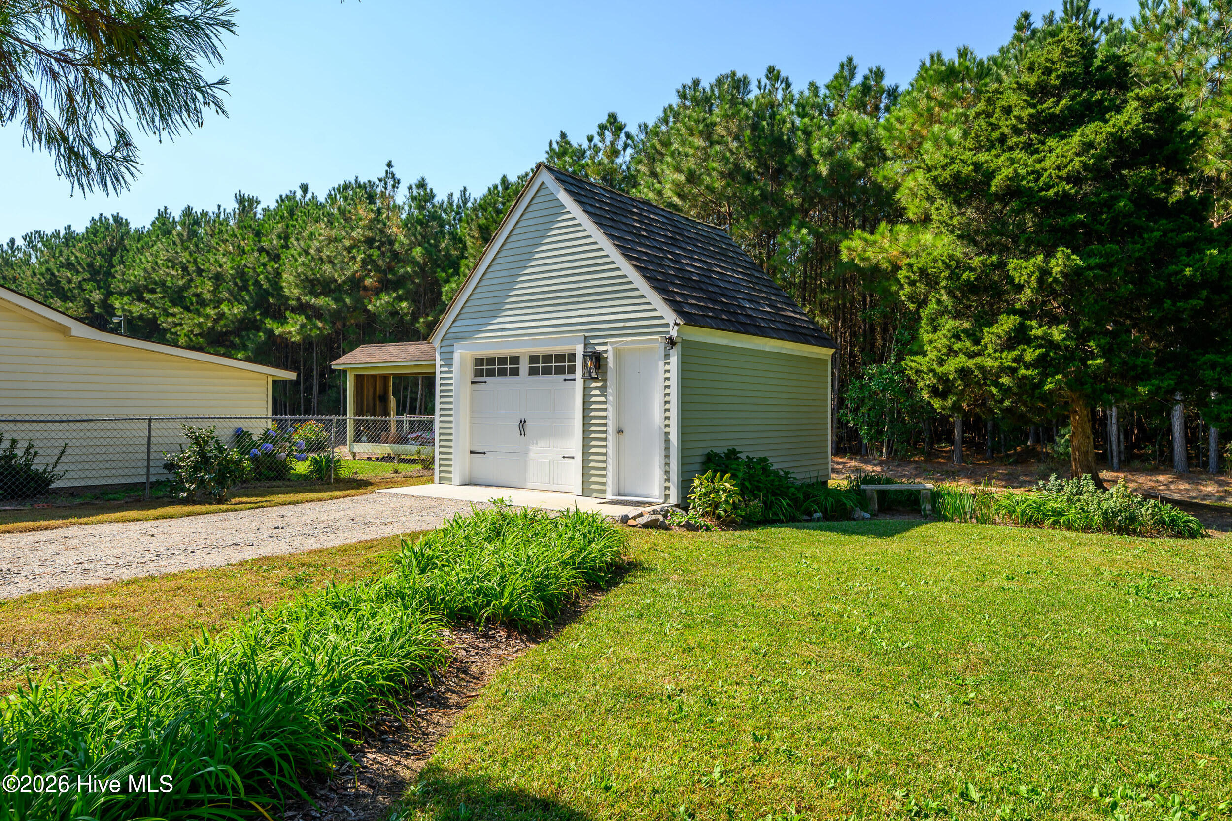1516 Colony Drive Property Photo 32