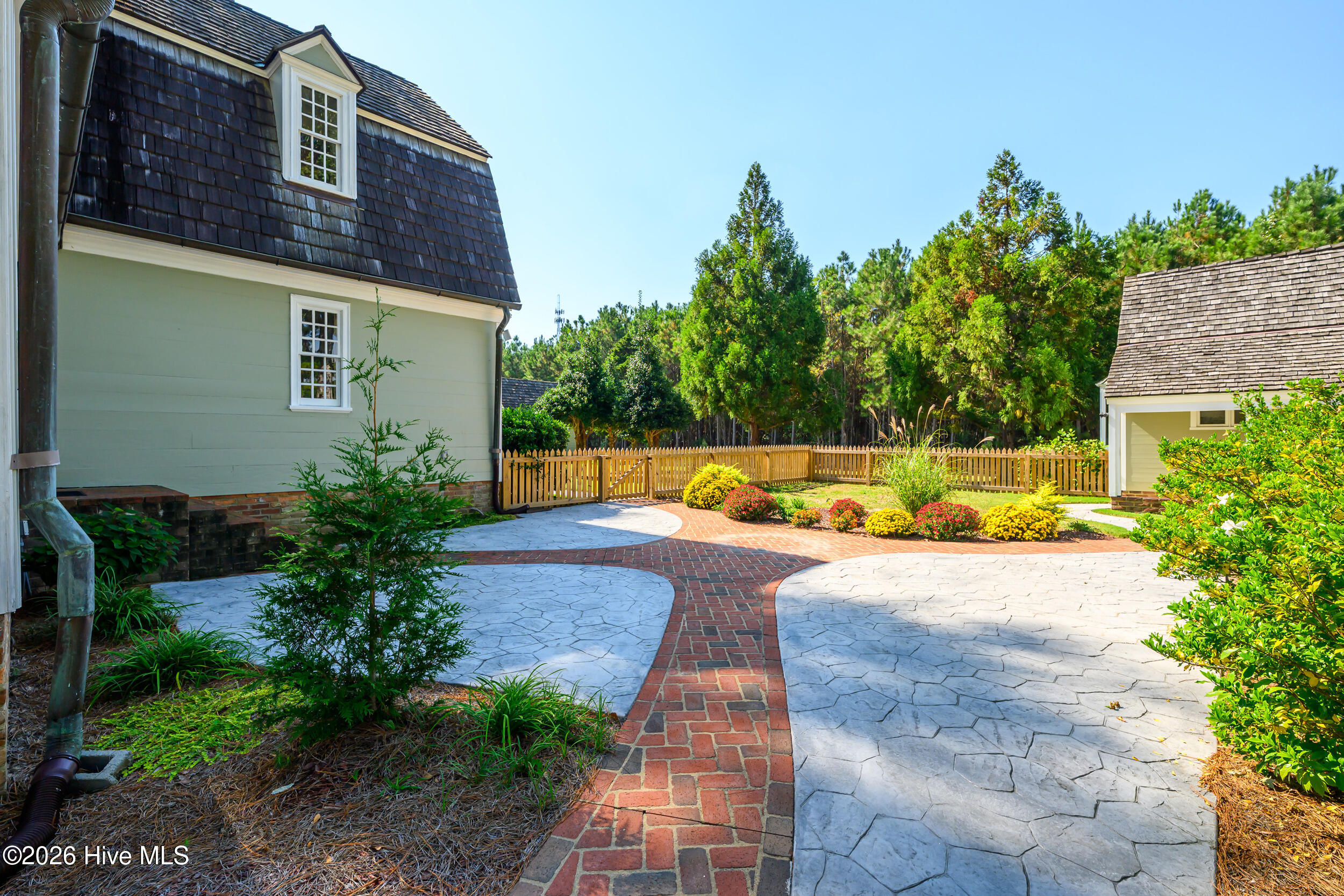 1516 Colony Drive Property Photo 41