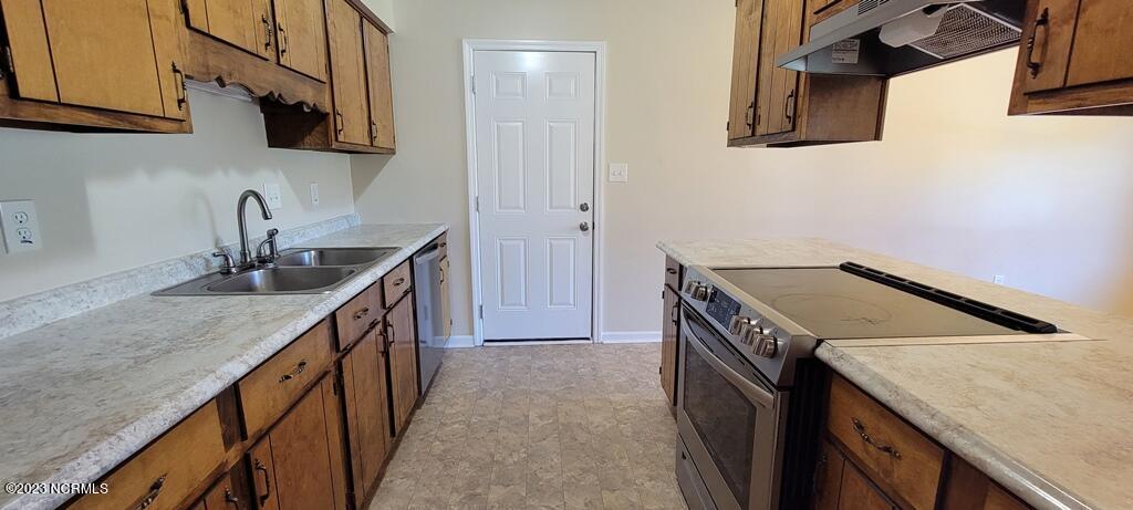 527 Raintree Circle Property Photo 8