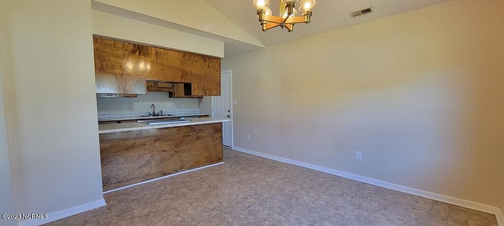 527 Raintree Circle Property Photo 10