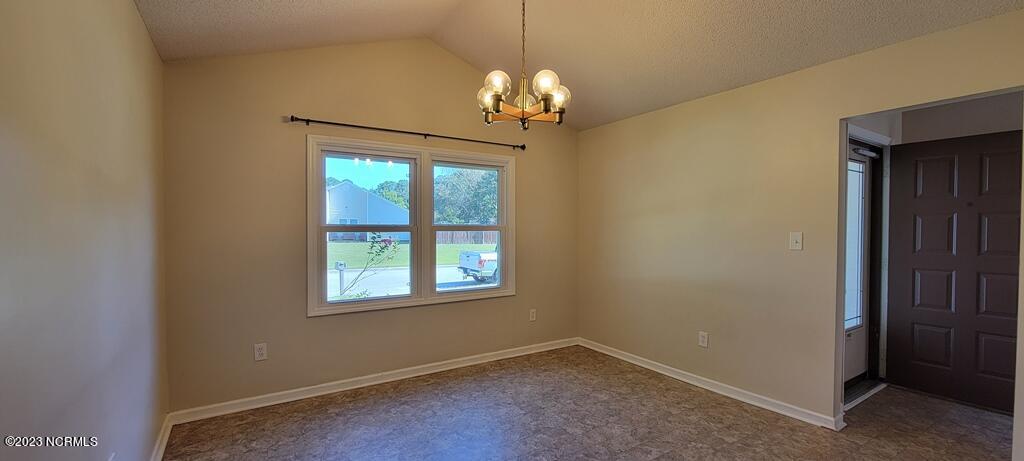 527 Raintree Circle Property Photo 11
